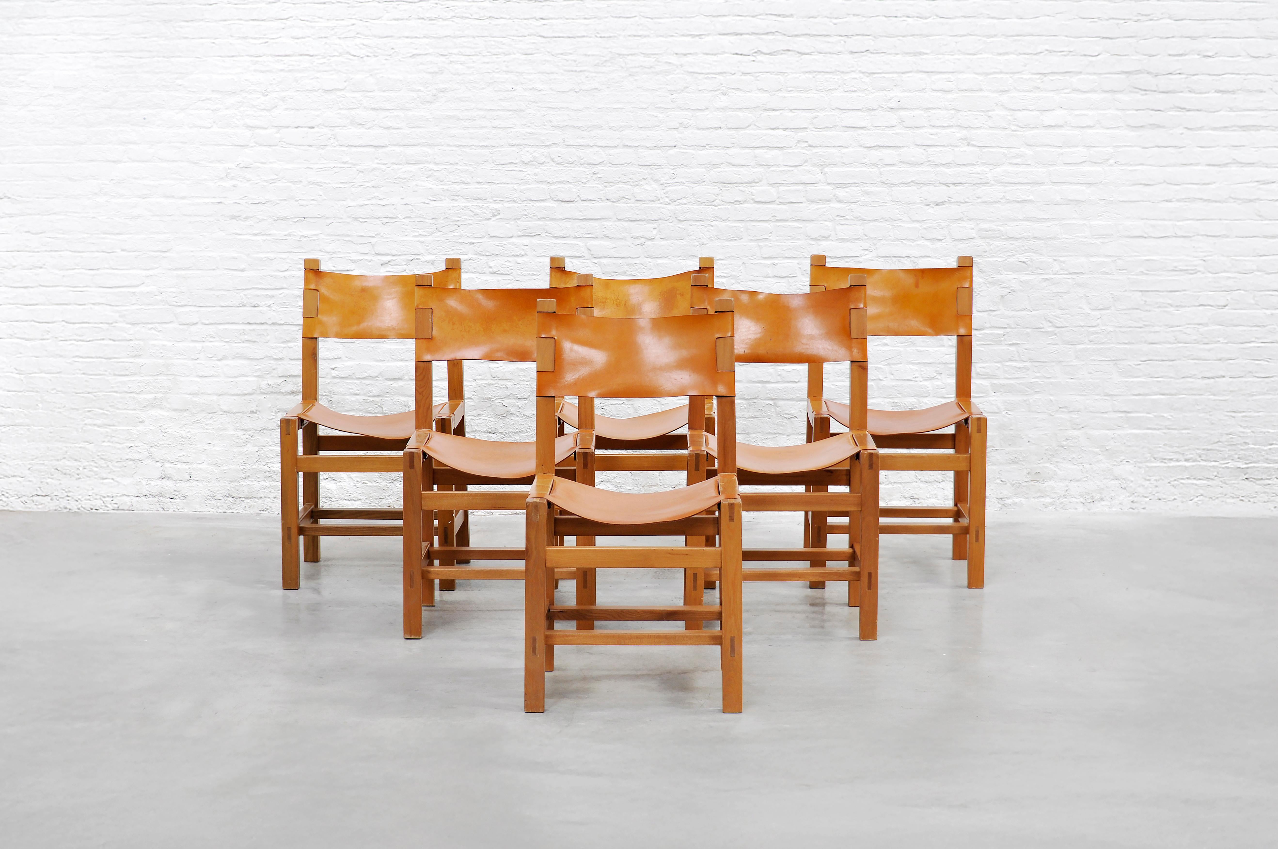 Brutalist Set of Six French Elm and Leather Dining Chairs by Maison Regain, 1970s For Sale
