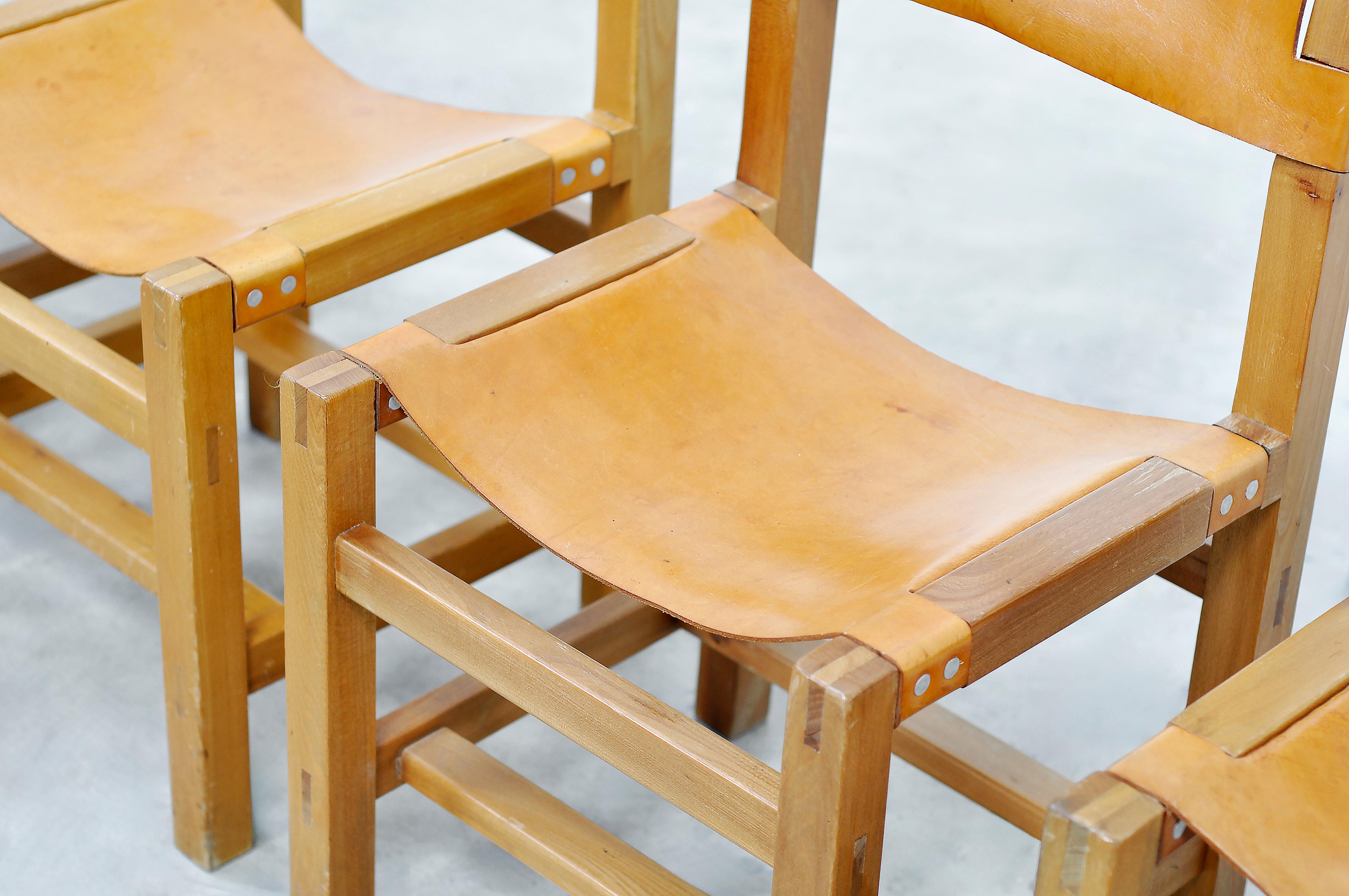 Set of Six French Elm and Leather Dining Chairs by Maison Regain, 1970s For Sale 1