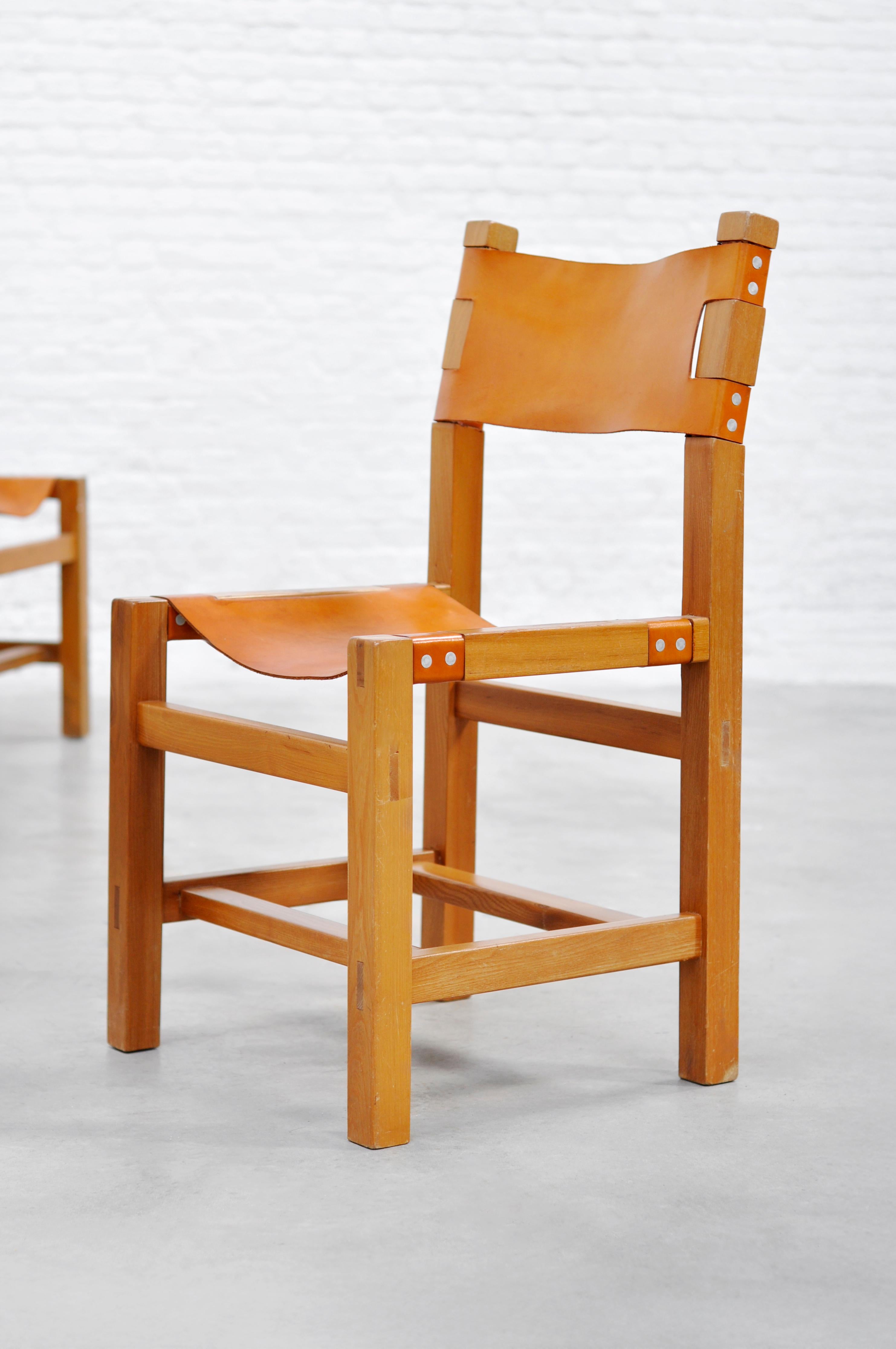 Set of Six French Elm and Leather Dining Chairs by Maison Regain, 1970s For Sale 3