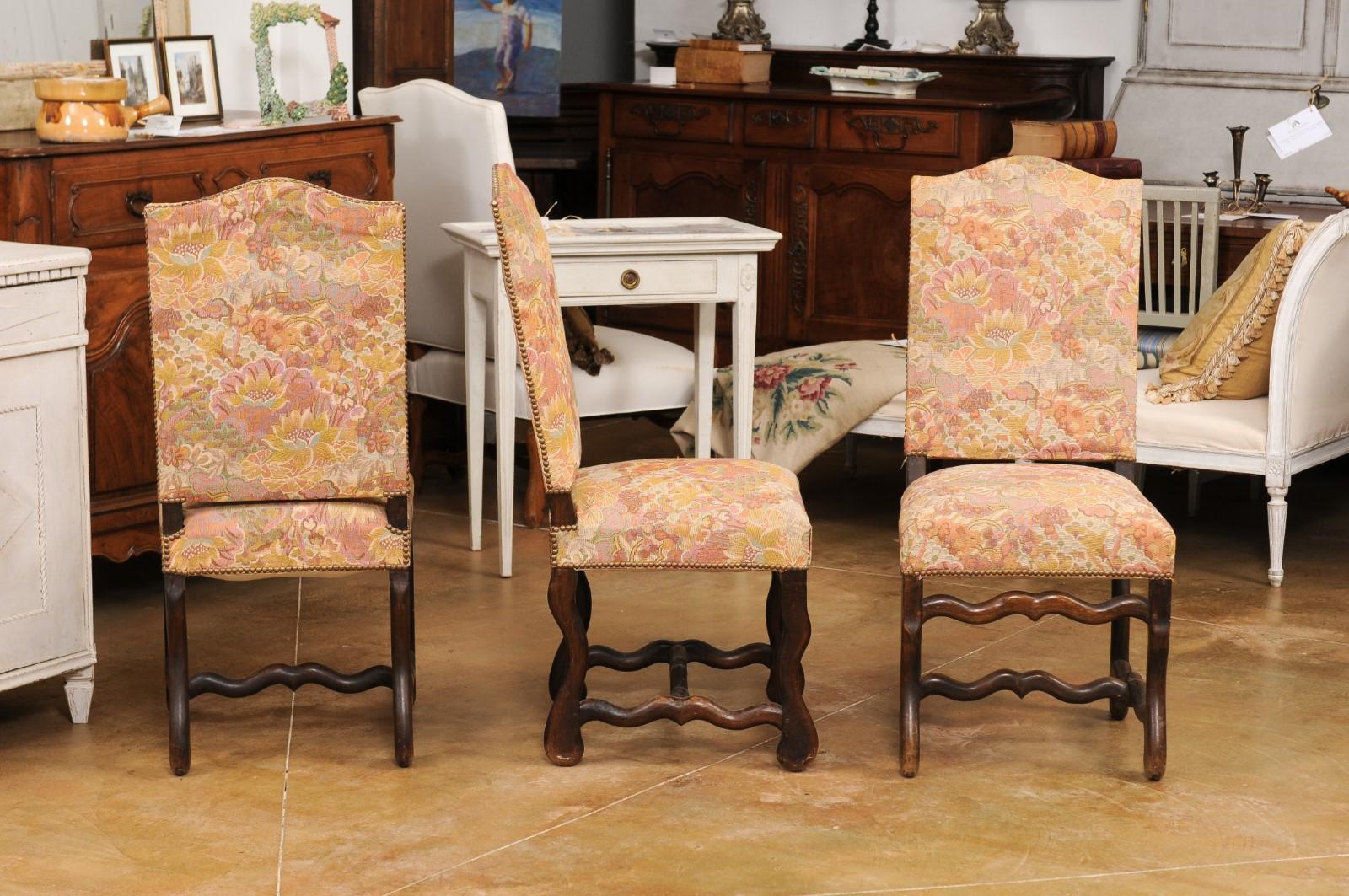Français Ensemble de six chaises d'appoint de salle  manger de style Louis XIII du XIXe sicle en vente