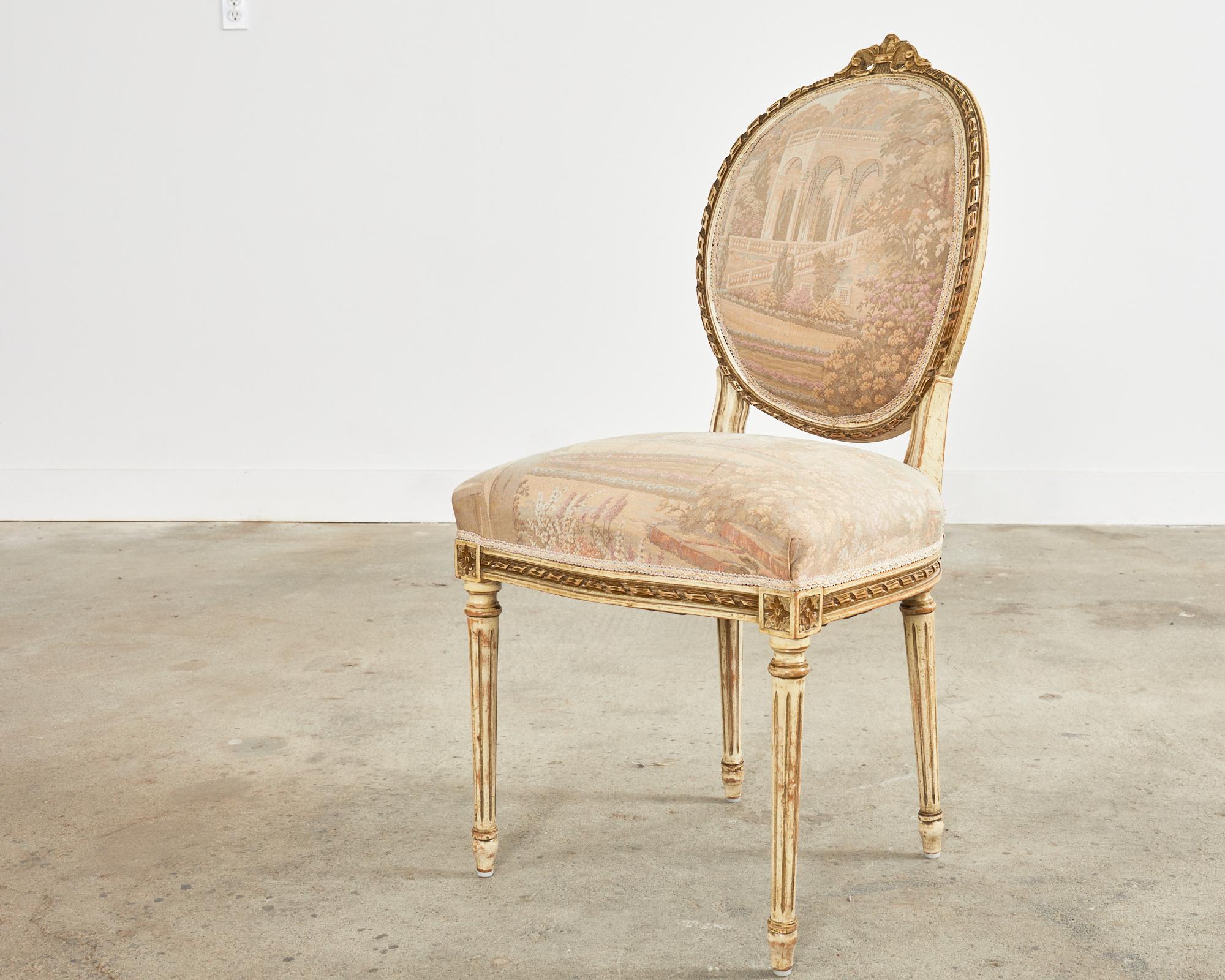 Ensemble de six chaises de salle à manger françaises peintes de style Louis XVI en vente 7