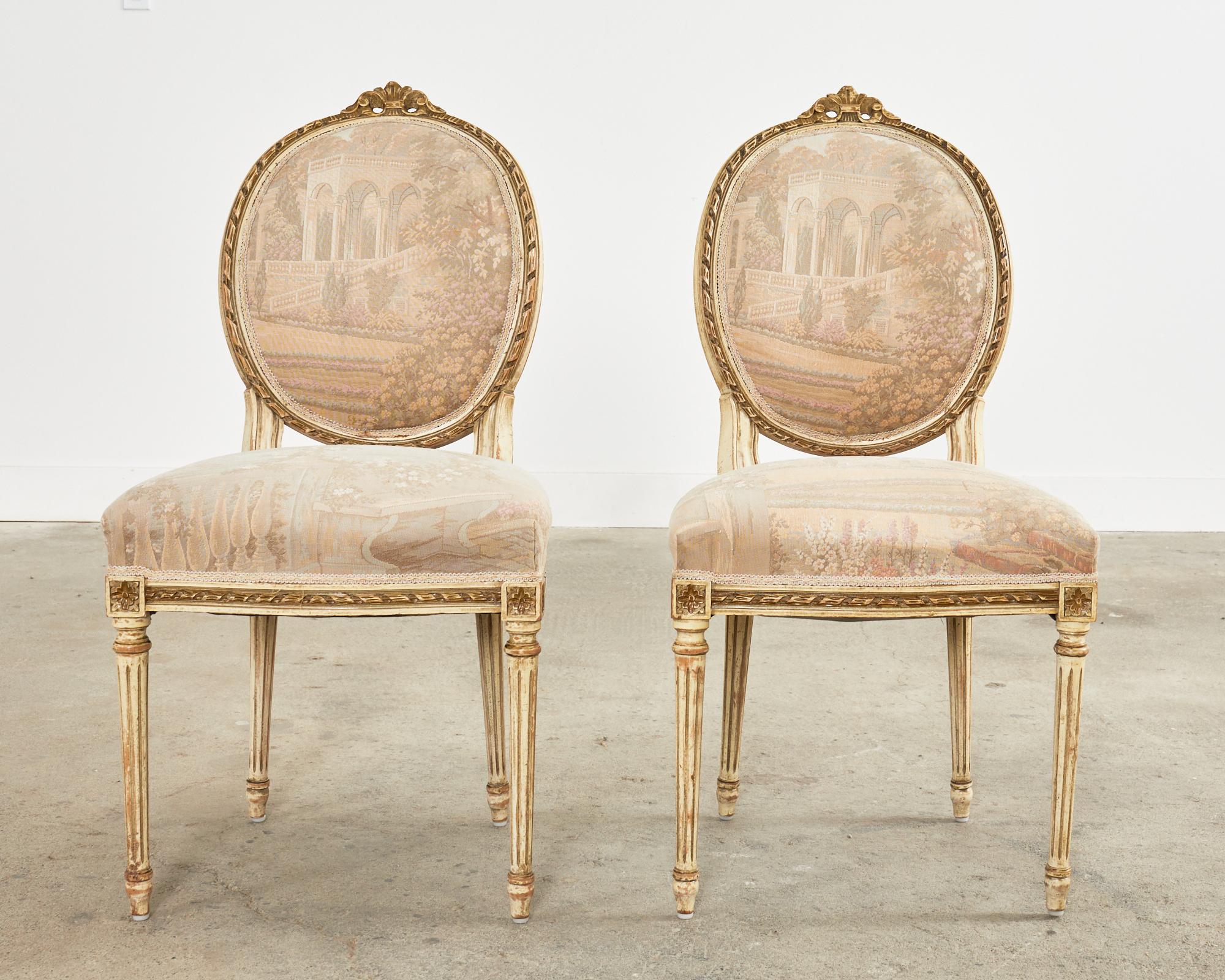 Ensemble de six chaises de salle à manger françaises peintes de style Louis XVI Bon état - En vente à Rio Vista, CA