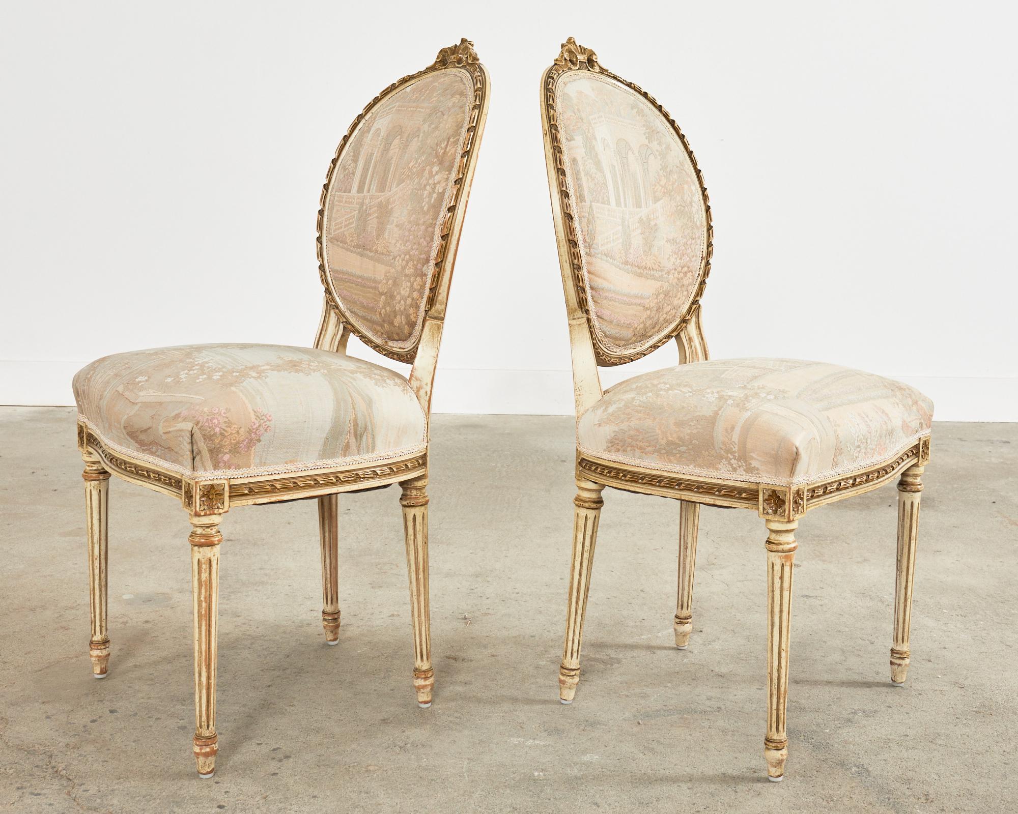 Ensemble de six chaises de salle à manger françaises peintes de style Louis XVI en vente 1