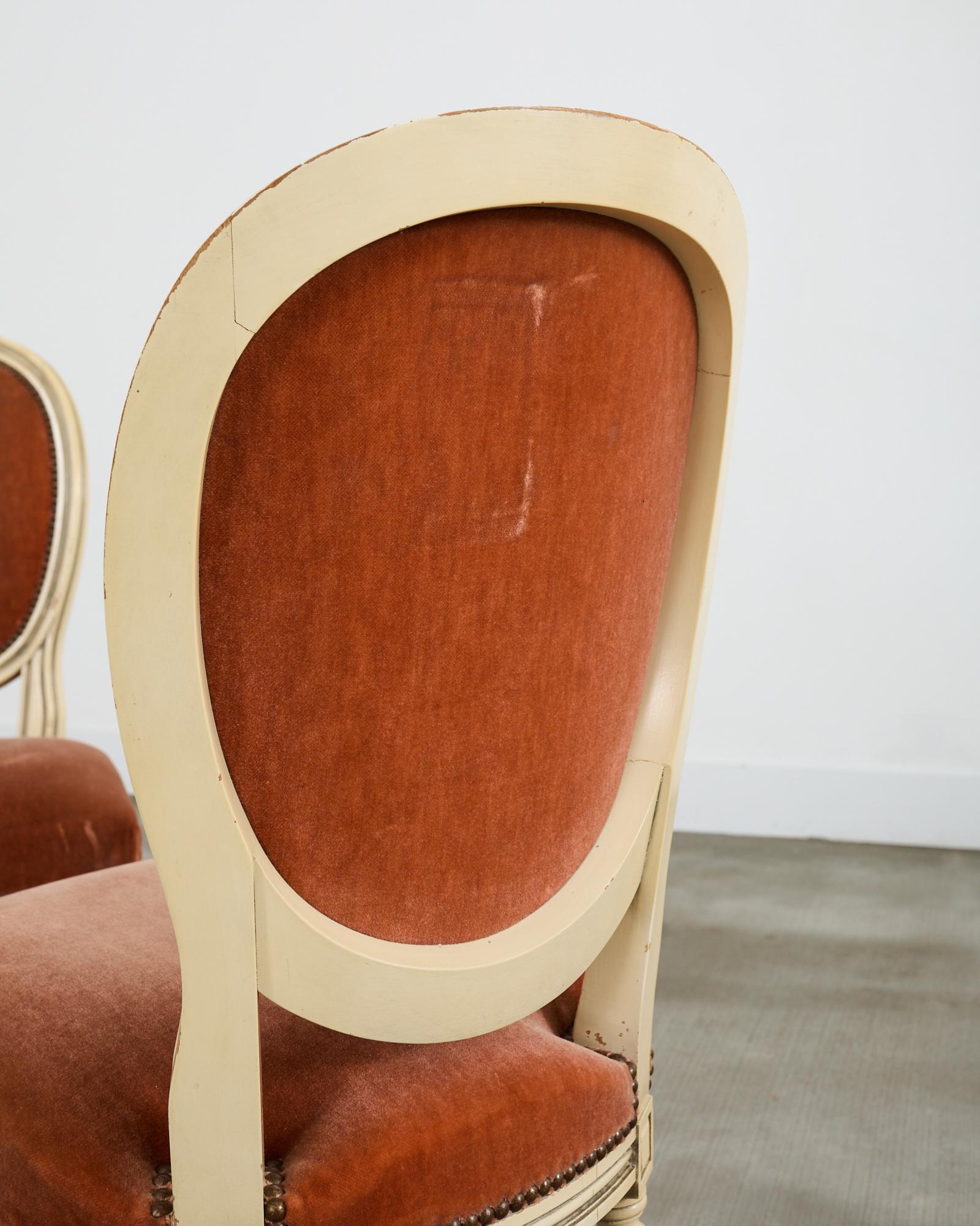 Set di sei sedie da pranzo francesi in stile Luigi XVI dipinte con mohair in vendita 13