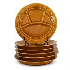 Ensemble de six assiettes à fondue de Lunéville à glaçure ambrée, 1960
