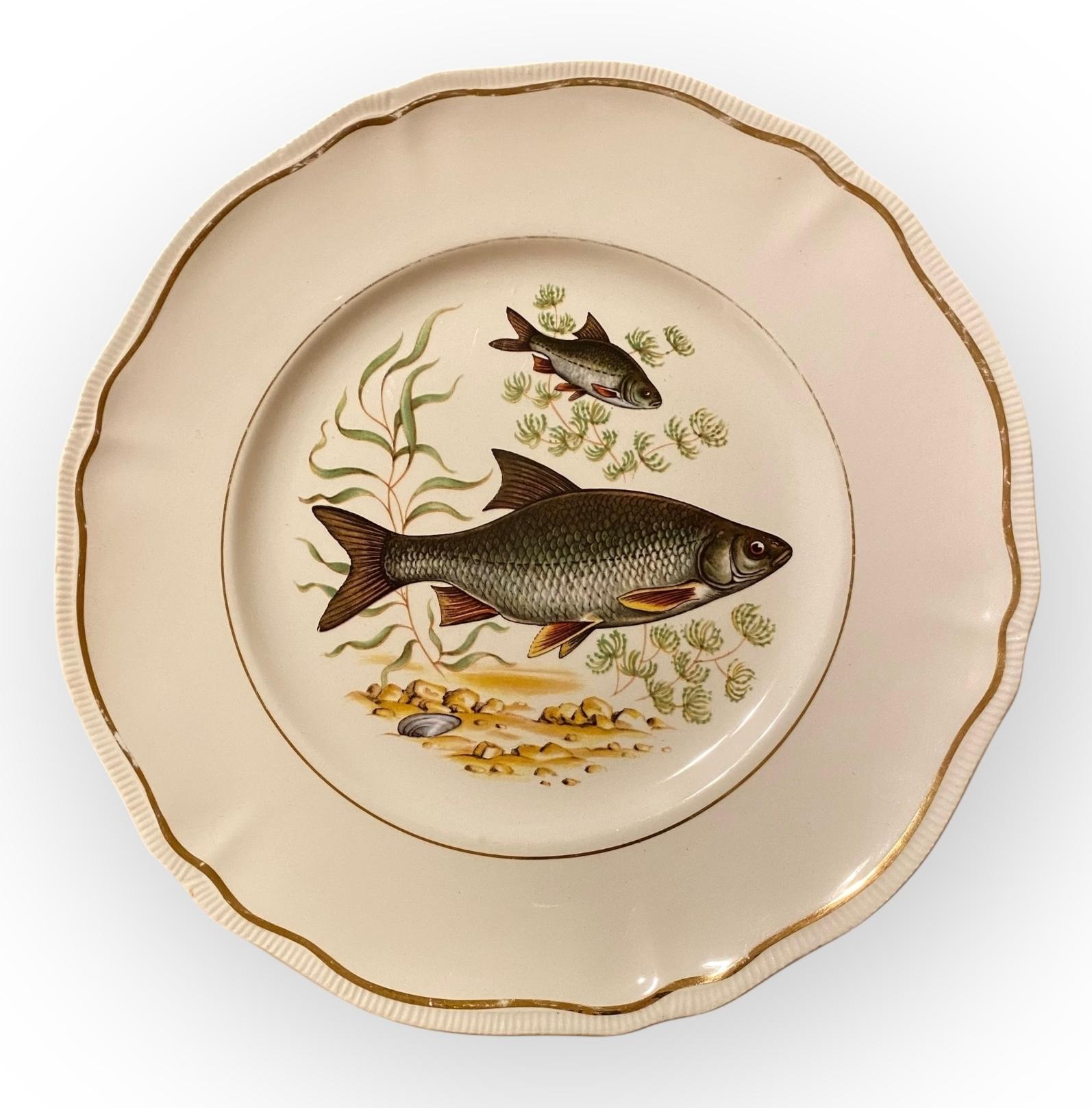 Doré Ensemble de six assiettes à poisson Longchamp du milieu du siècle dernier en vente