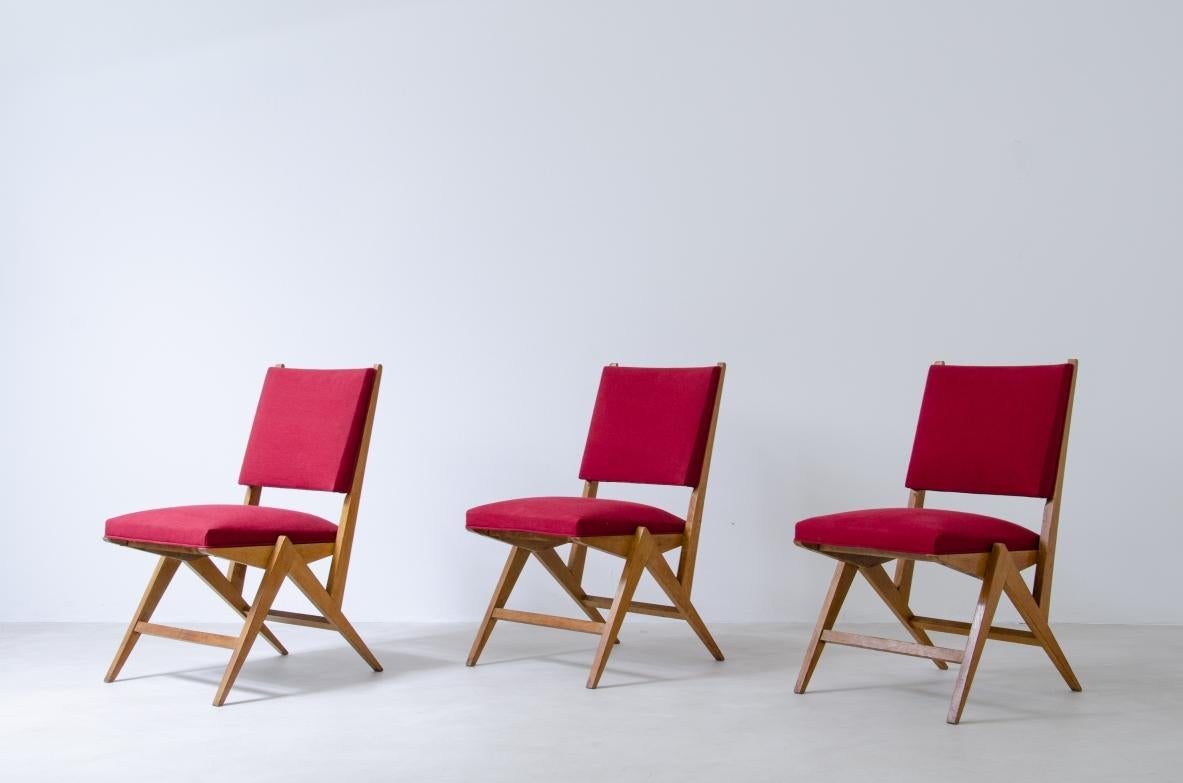 20ième siècle Ensemble de six chaises modernistes françaises en chêne  en vente