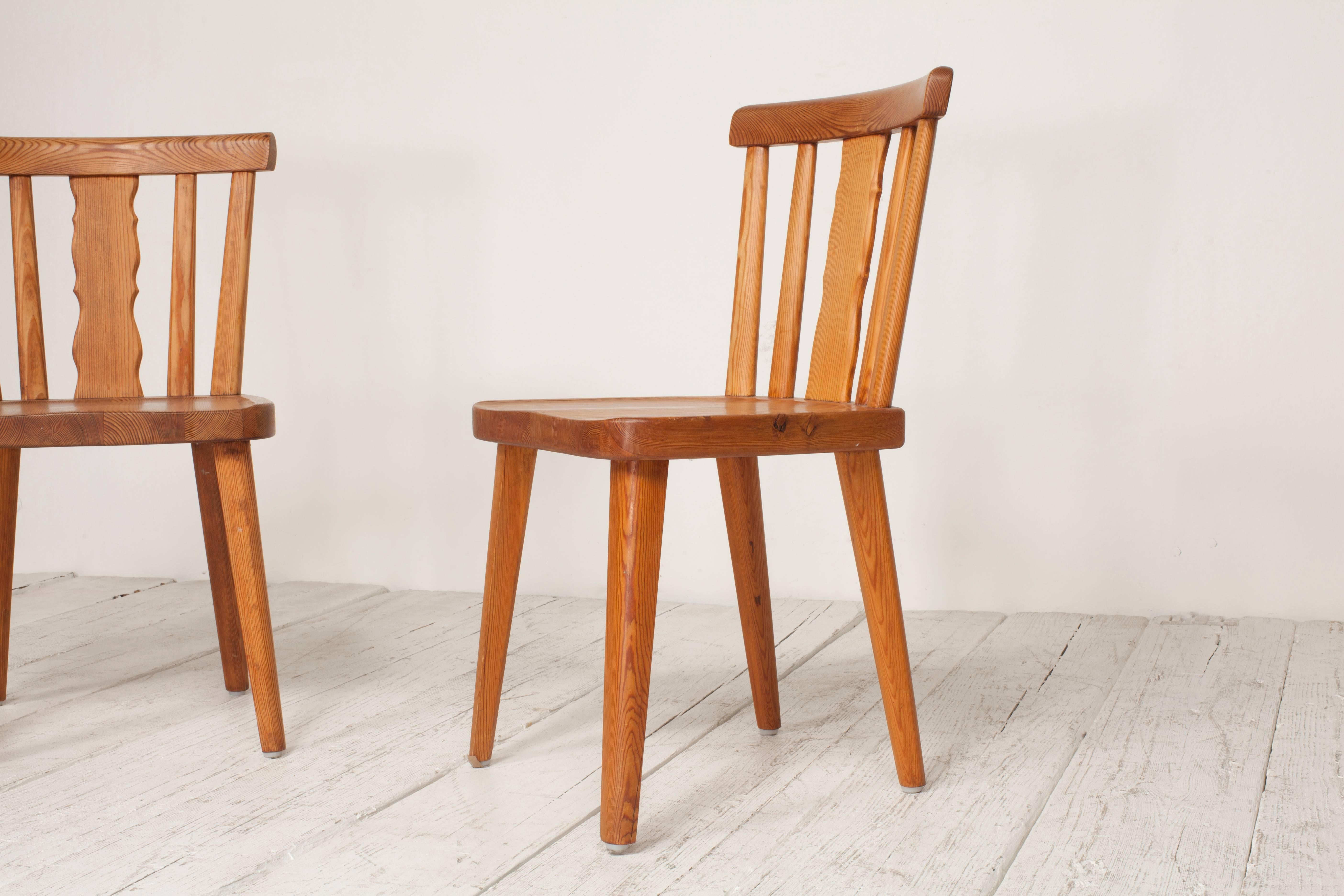 Mid-20th Century Set of Six French Pine Dining Chairs with Beautiful Centre Splat Details