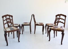Set di sei sedie da pranzo provinciali in Oak con schienale a scaletta e sedili imbottiti