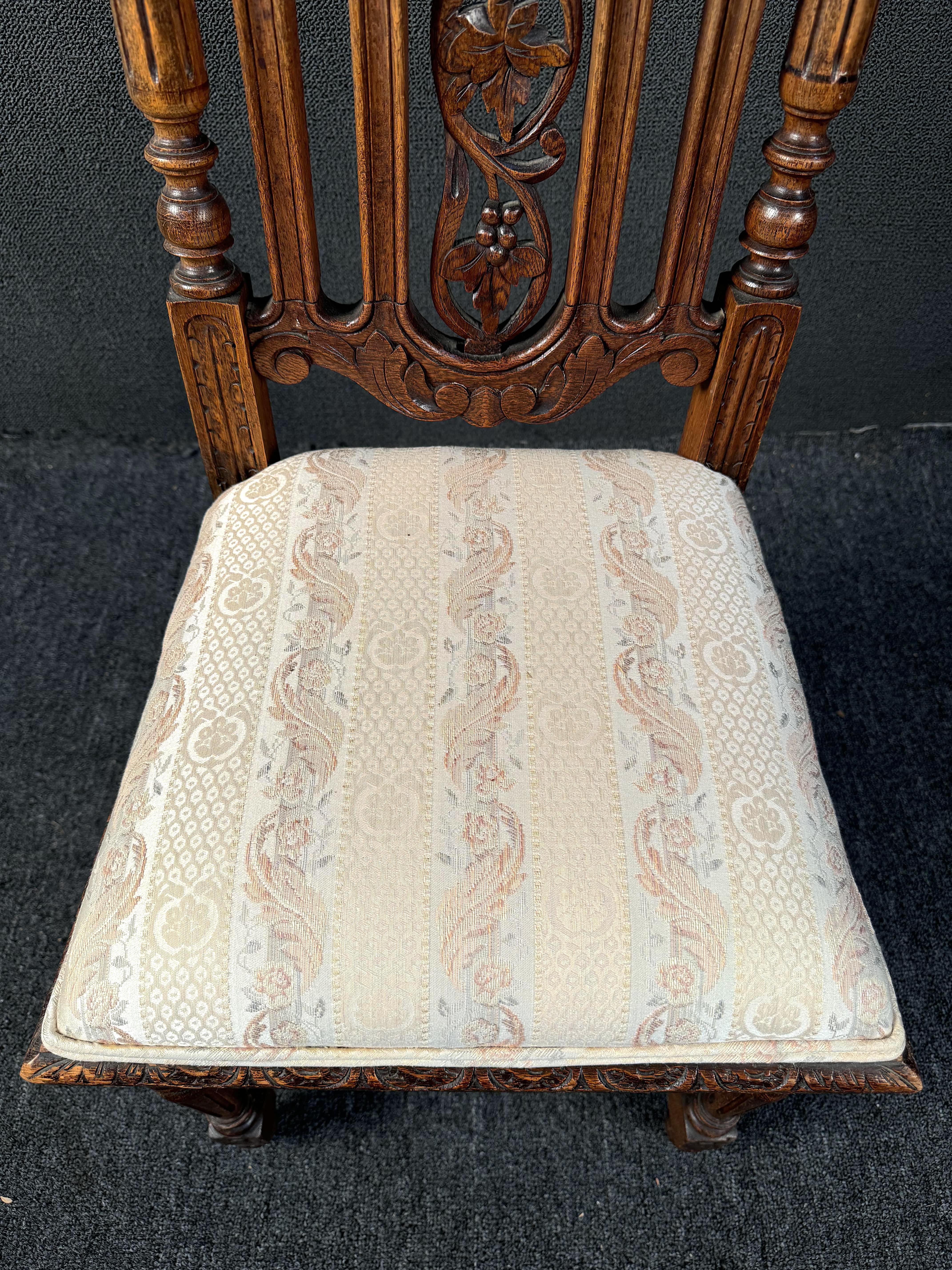 Set of Six French Renaissance Dining Chairs For Sale 2