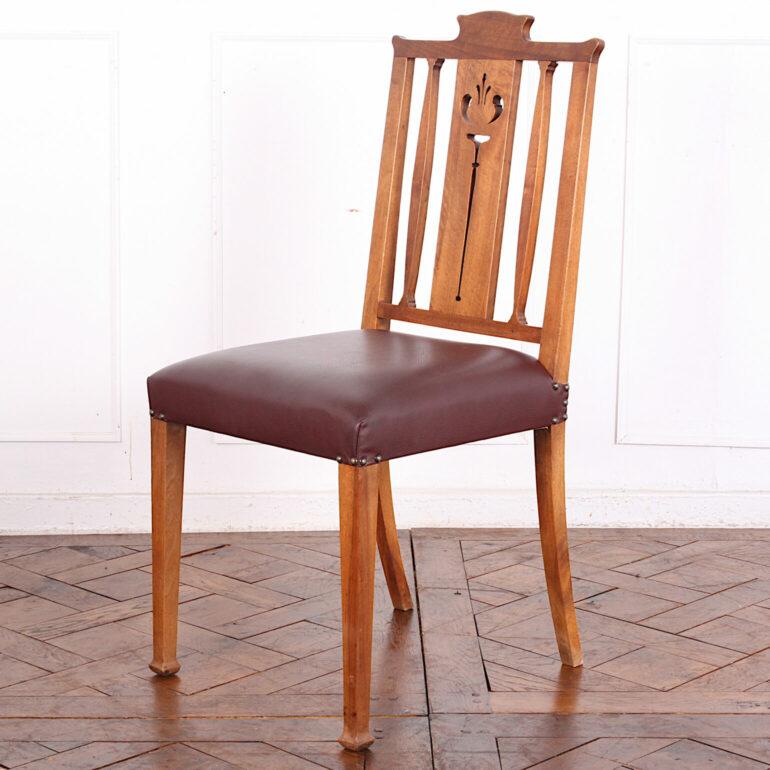 Set of Six French Walnut Art Nouveau Dining Chairs  In Good Condition In Vancouver, British Columbia