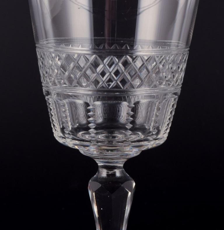 Set von sechs französischen weißen Weingläsern aus Kristallglas. Um 1900 (Frühes 20. Jahrhundert) im Angebot