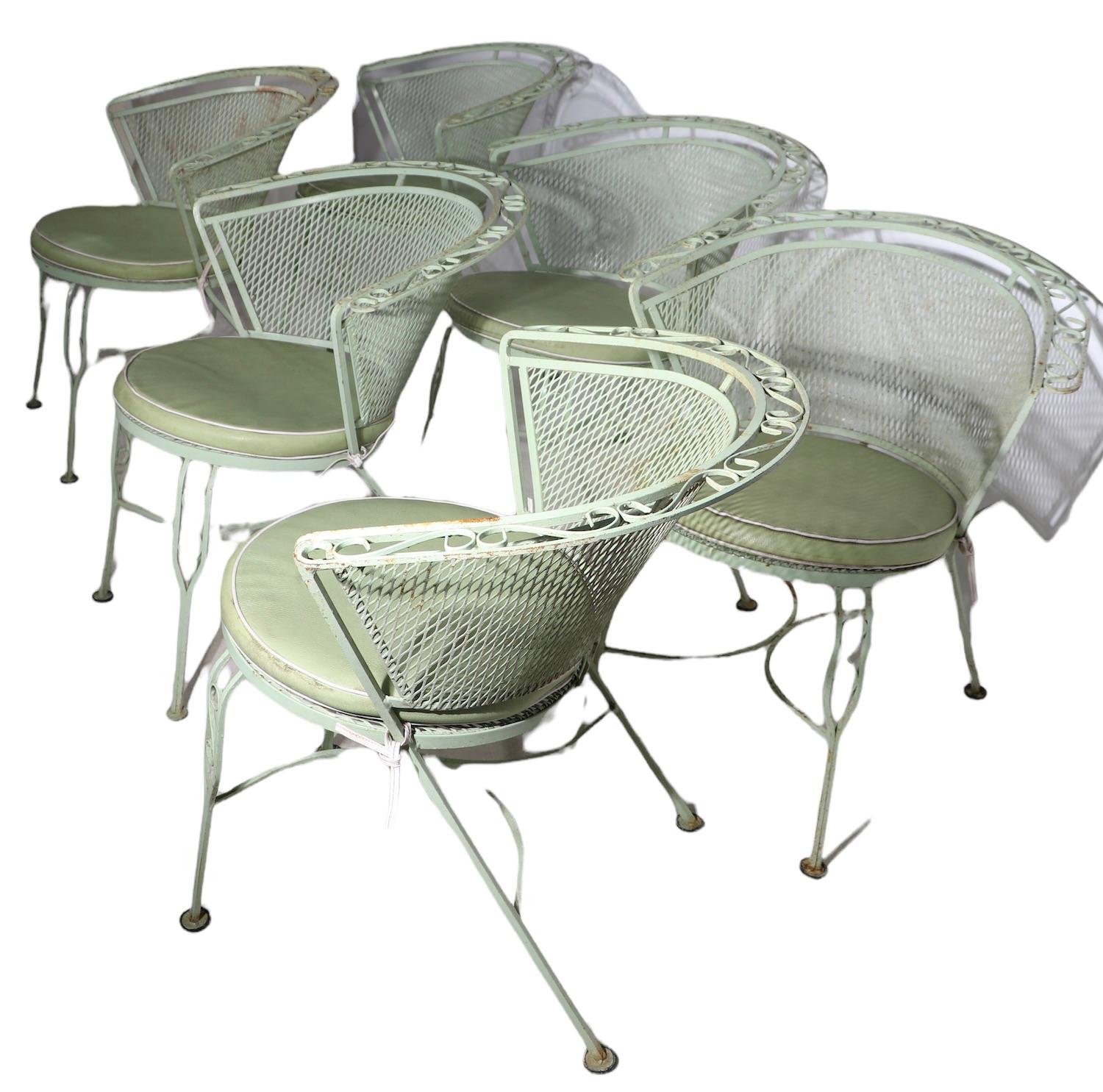 Set of Six Garden Patio Poolside Wrought Iron Chairs by Salterini In Good Condition For Sale In New York, NY