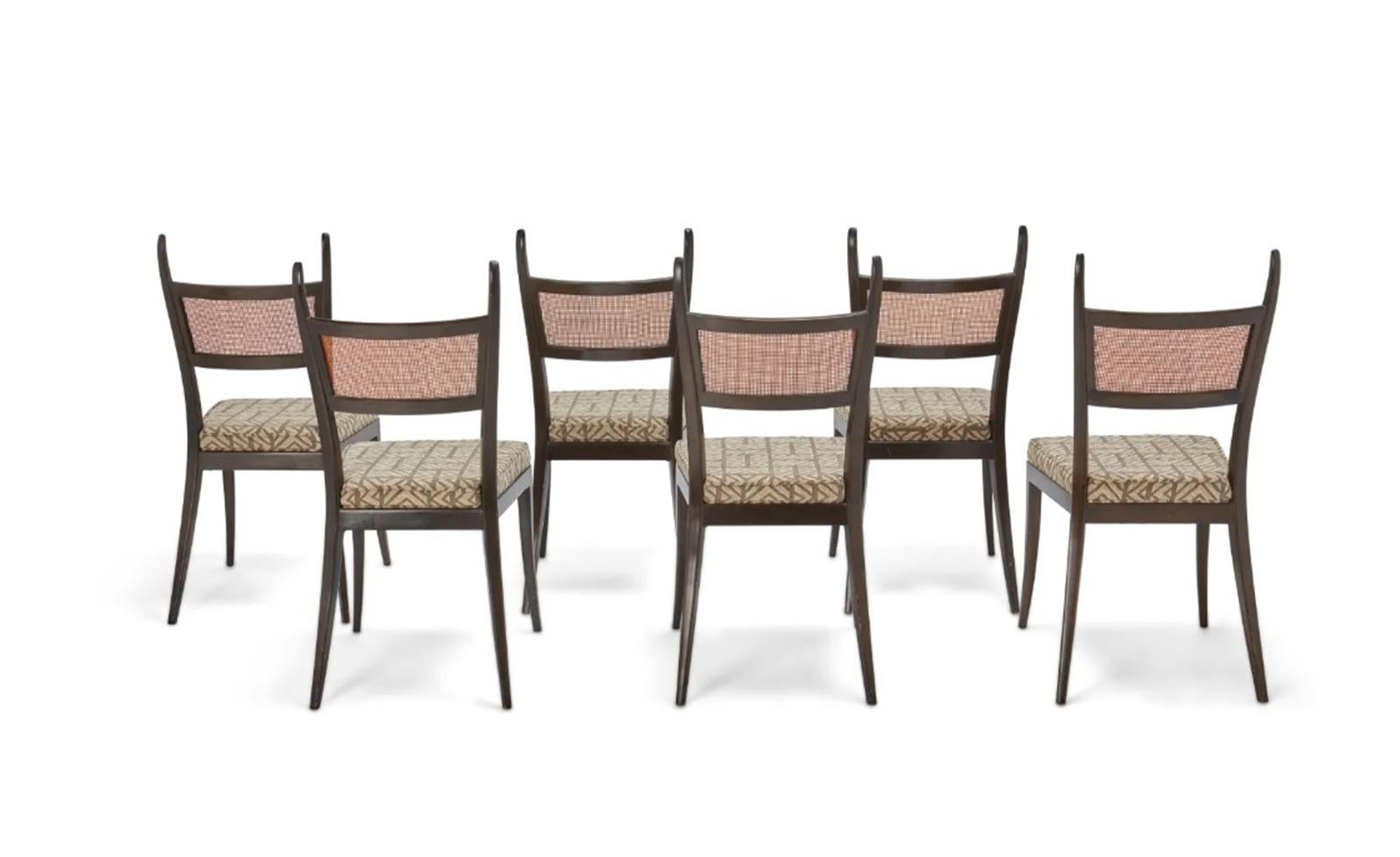 Voici l'ensemble de six chaises de salle à manger 