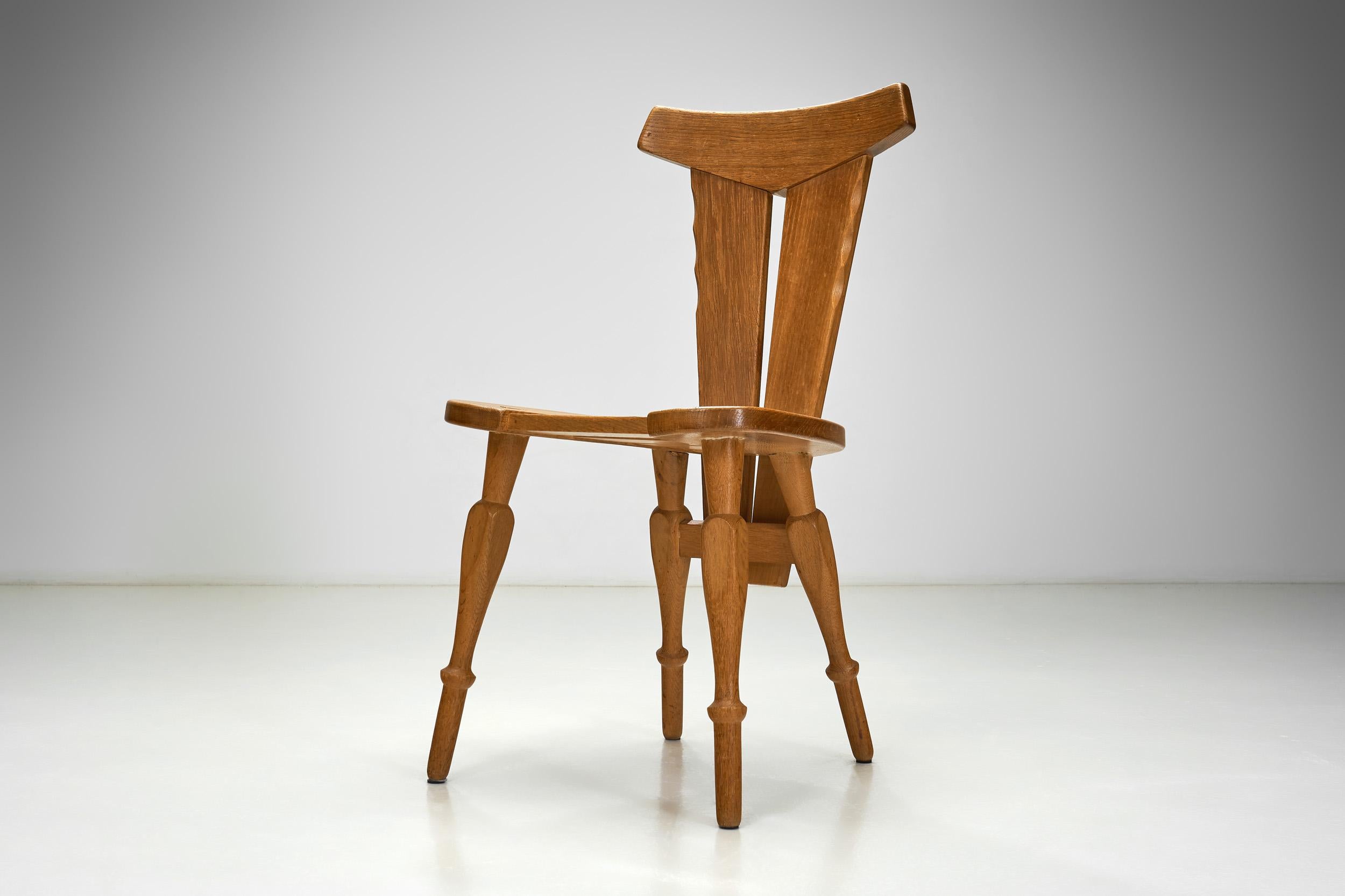 Satz von sechs geometrischen Esszimmerstühlen, Europa ca. 1960er Jahre (Holz) im Angebot