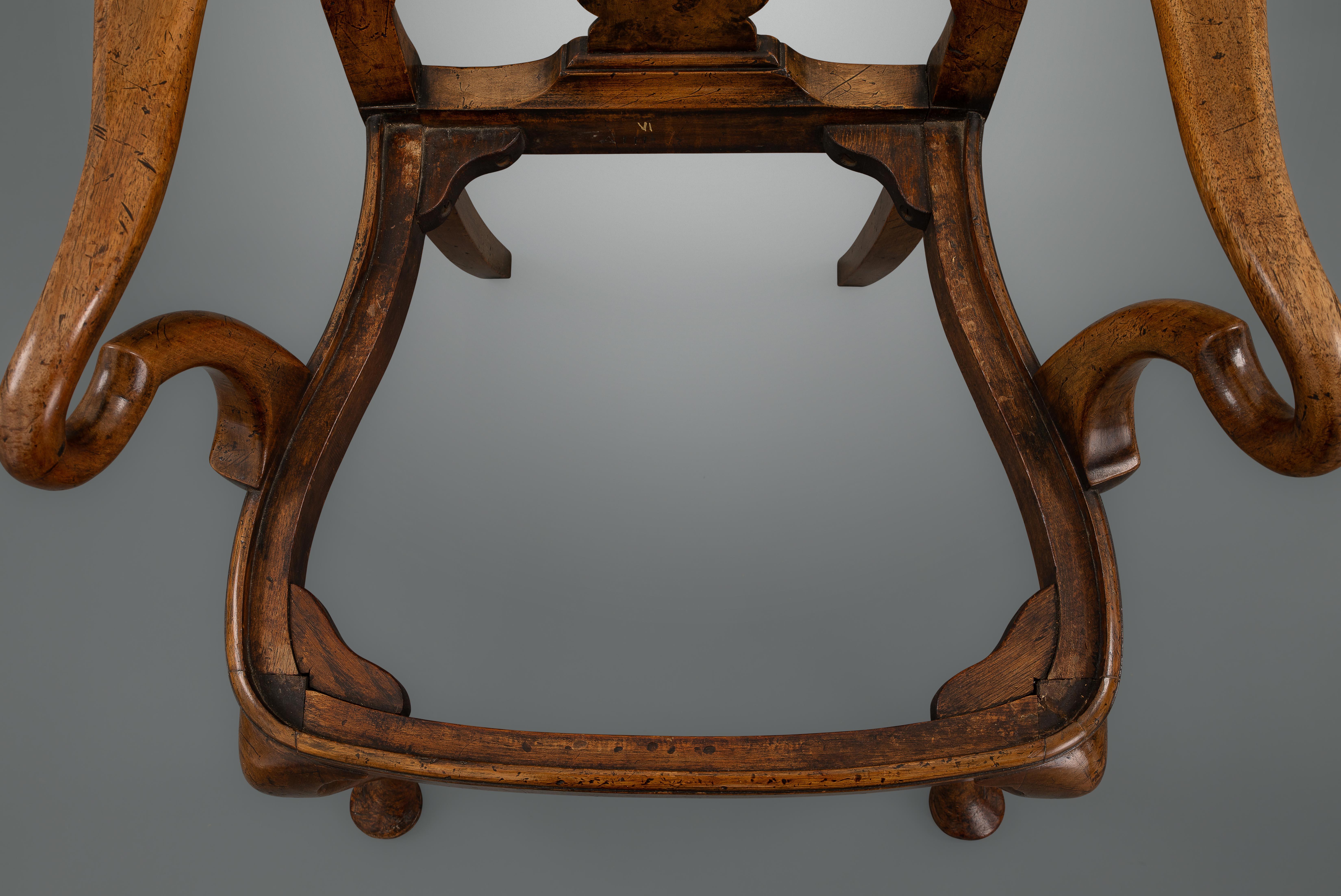 Set of Six George I Revival Walnut Dining Chairs In Good Condition For Sale In New York, NY
