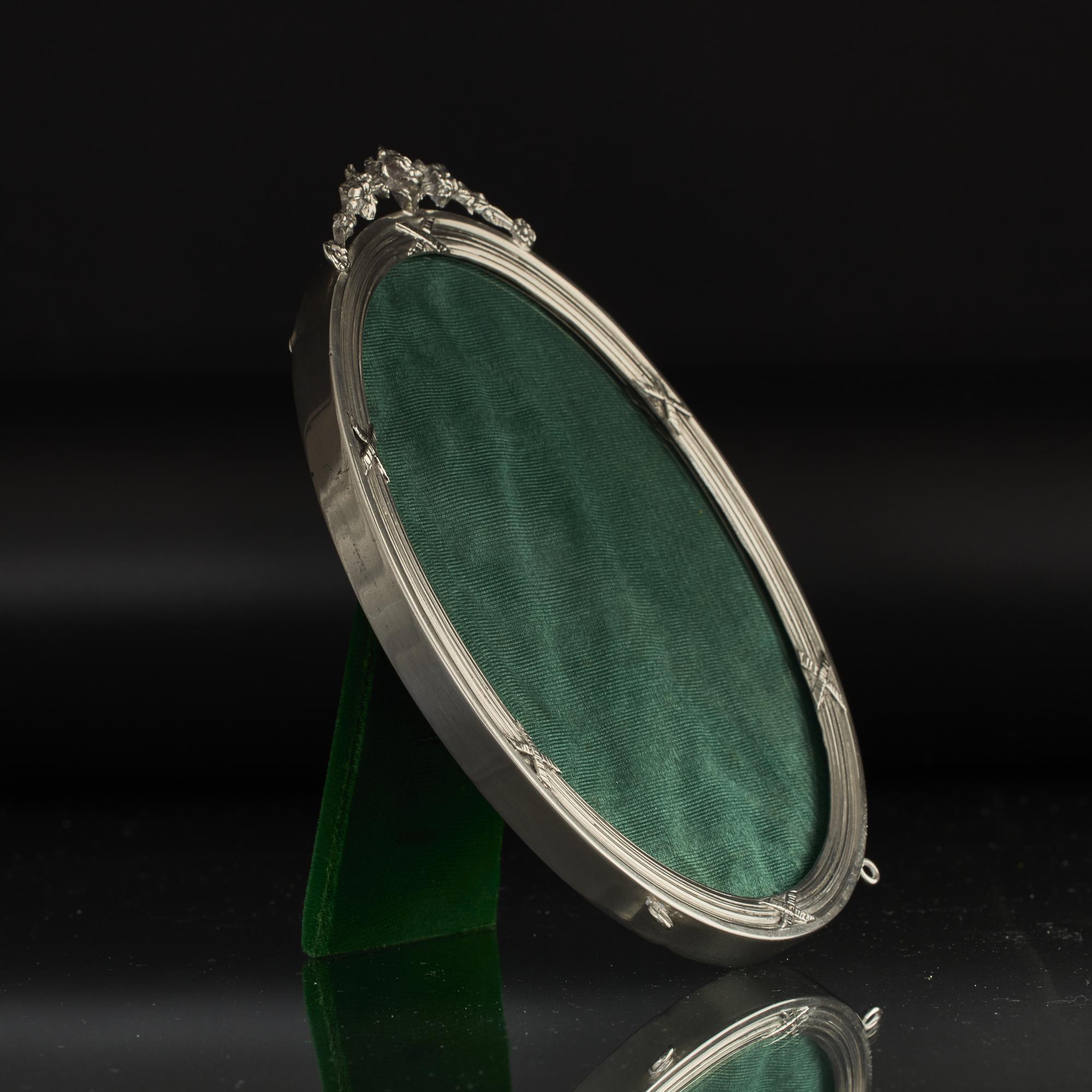 Marco ovalado antiguo para fotografía de plata Británico en venta