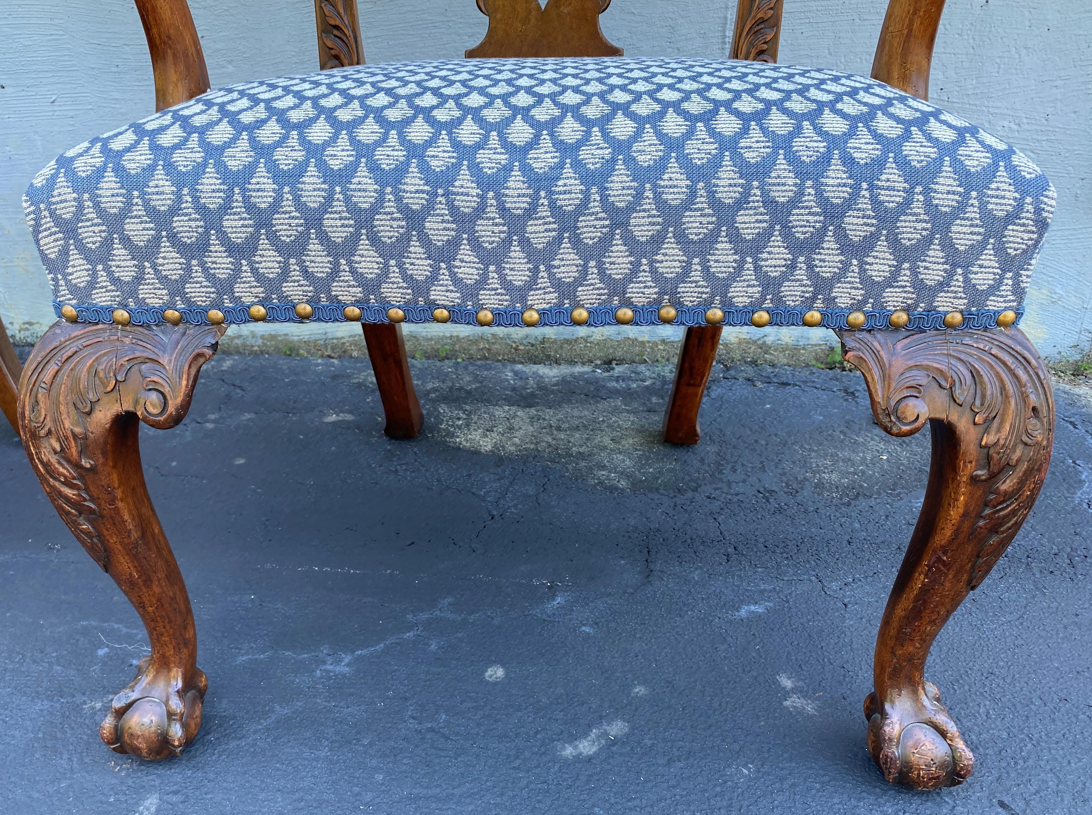 Set of Six Georgian Chippendale Carved Mahogany Chippendale Dining Chairs 3