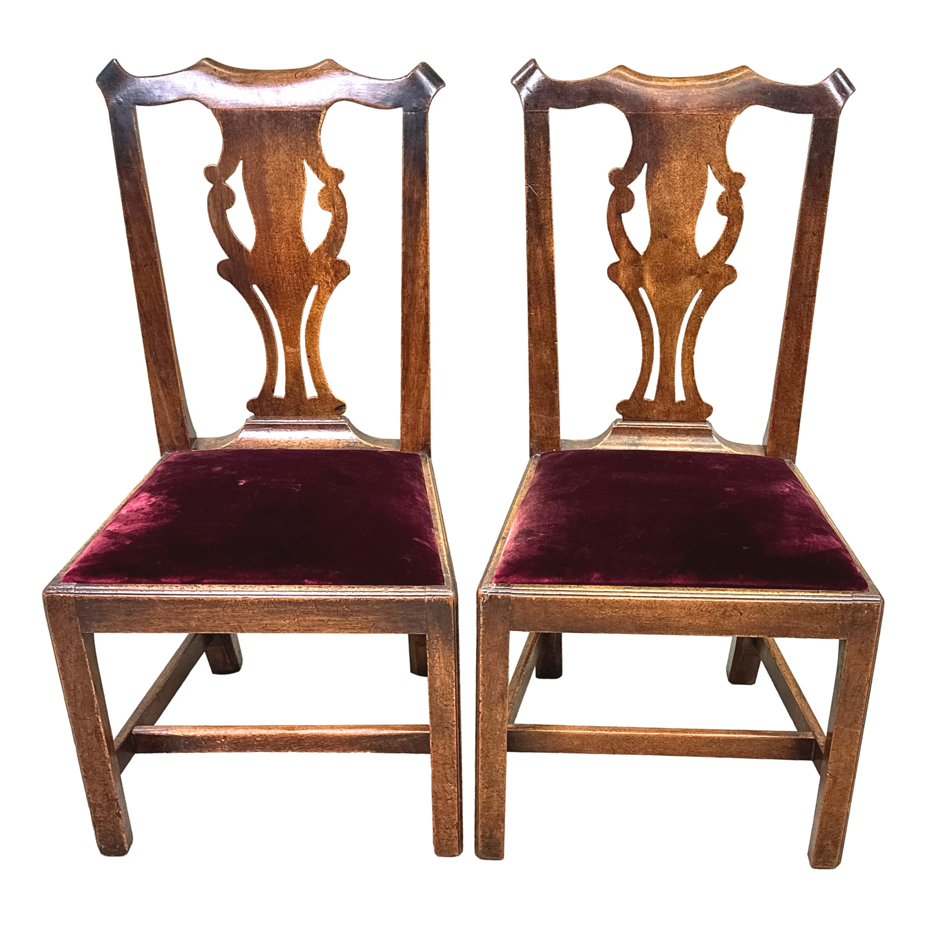 Set Of Six Georgian Walnut Dining Chairs In Good Condition For Sale In Bedfordshire, GB