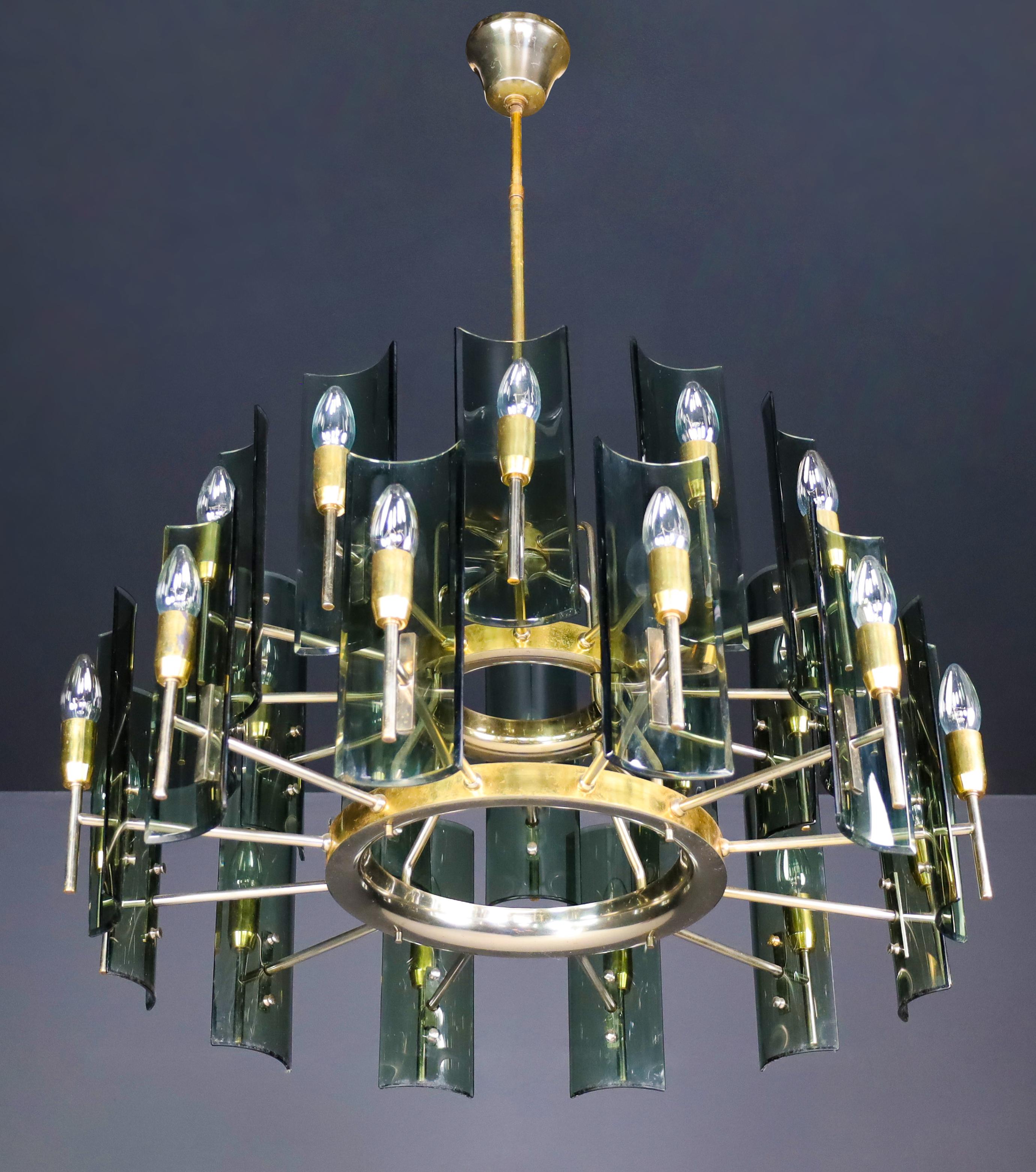 Set of Six Gino Paroldo Grande Chandeliers in Brass, Italy 1950 For Sale 13
