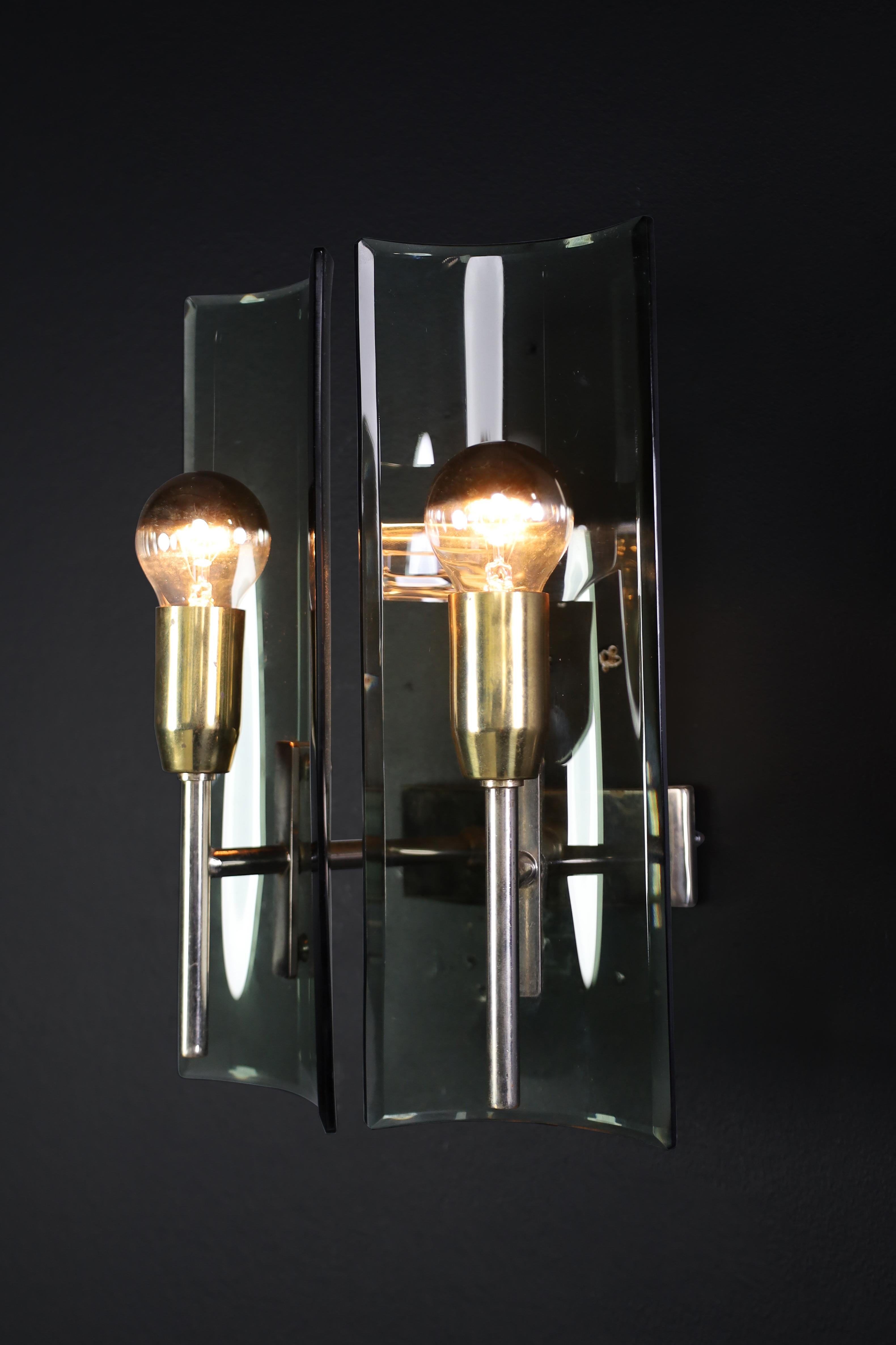 Set of Six Gino Paroldo Sconces in Brass and Curved Glass, Italy 1950s   For Sale 2