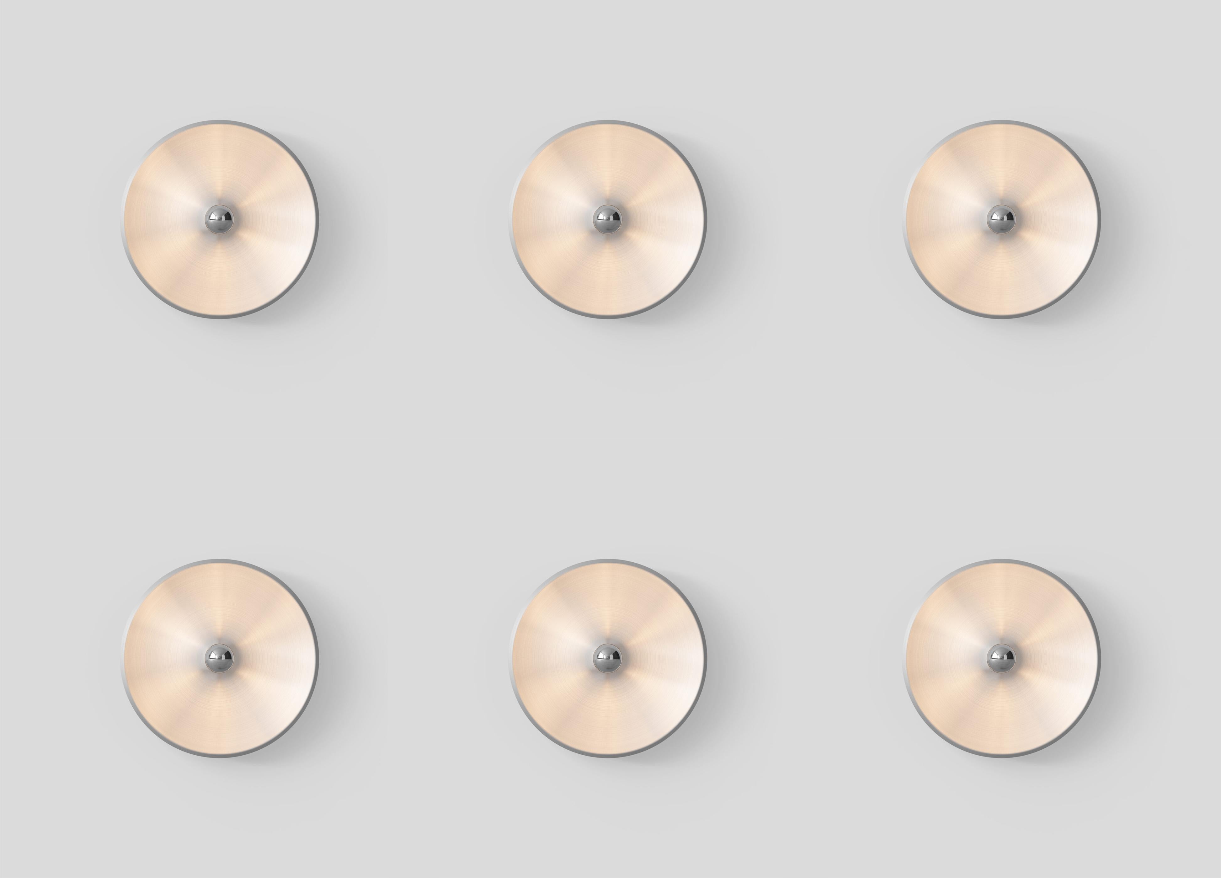 Juego de seis lámparas de pared Gino Sarfatti Model 262 
Aluminio satinado
Fabricado por Astep

Modelo 262
Diseño de Gino Sarfatti

Diseñada en Italia en 1971, refleja la visión y la maestría de Gino Sarfatti,  Modelo 262 de la Colección Gino