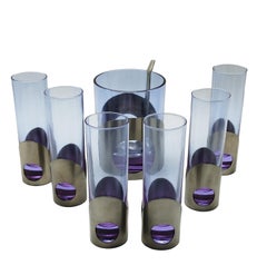 Ensemble de six verres avec porte- glace en étain et verre mauve, Italie, années 1970