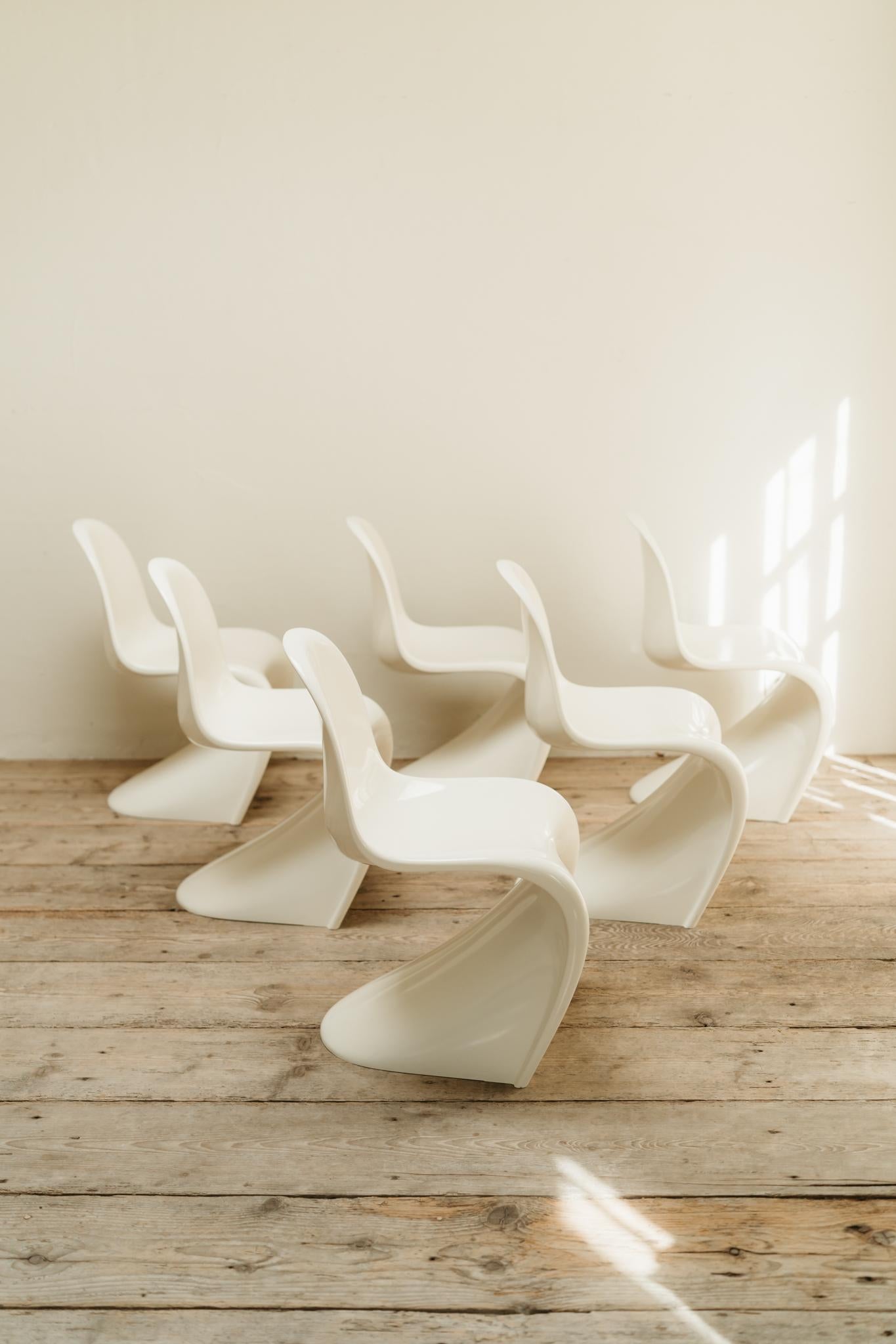 Danese set di sei sedie S.S. White lucide di Verner Panton/Herman Miller Fehlbaum Production in vendita