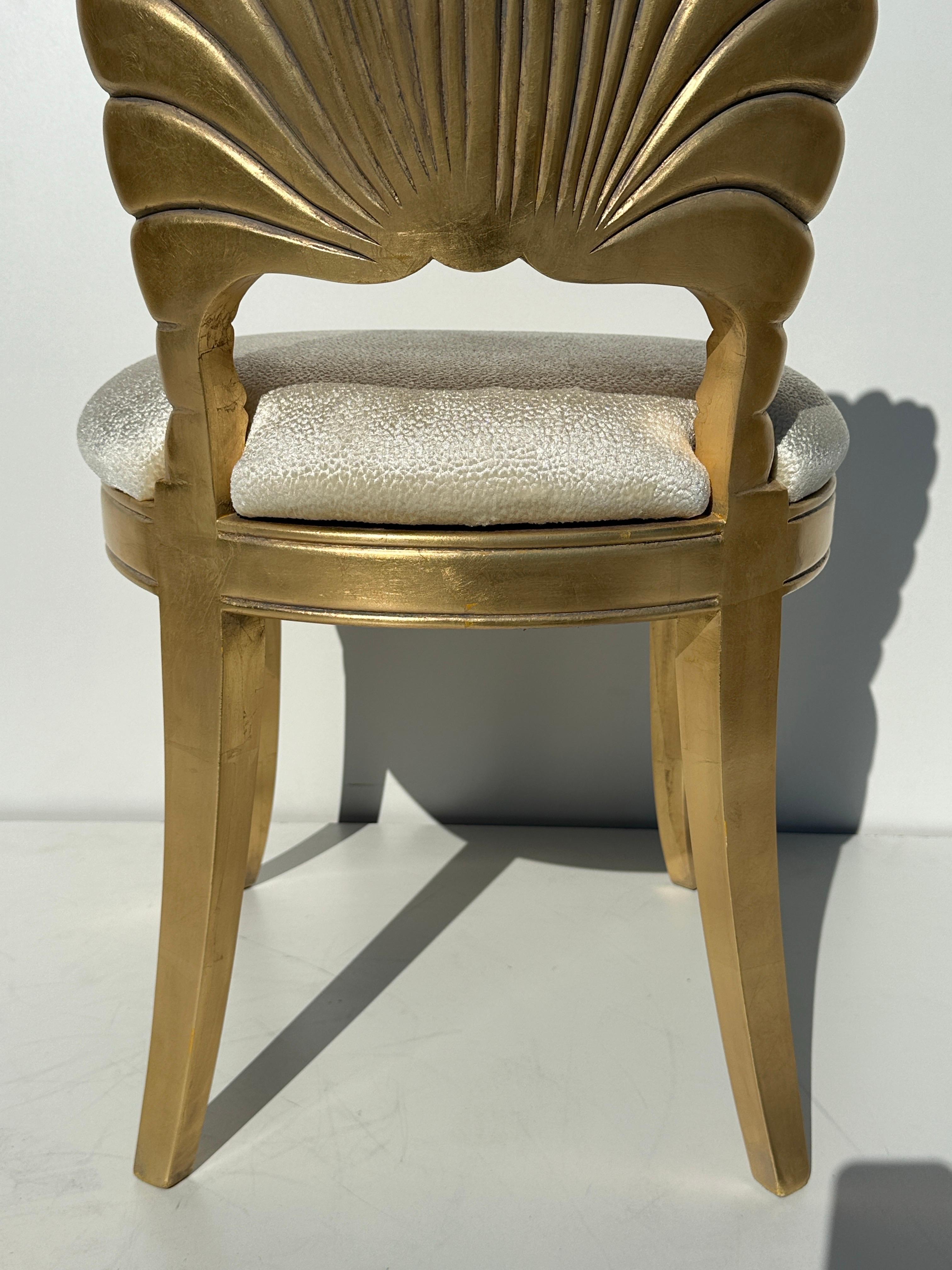 Ensemble de six chaises Grotto Shell à dossier en feuille d'or en vente 4