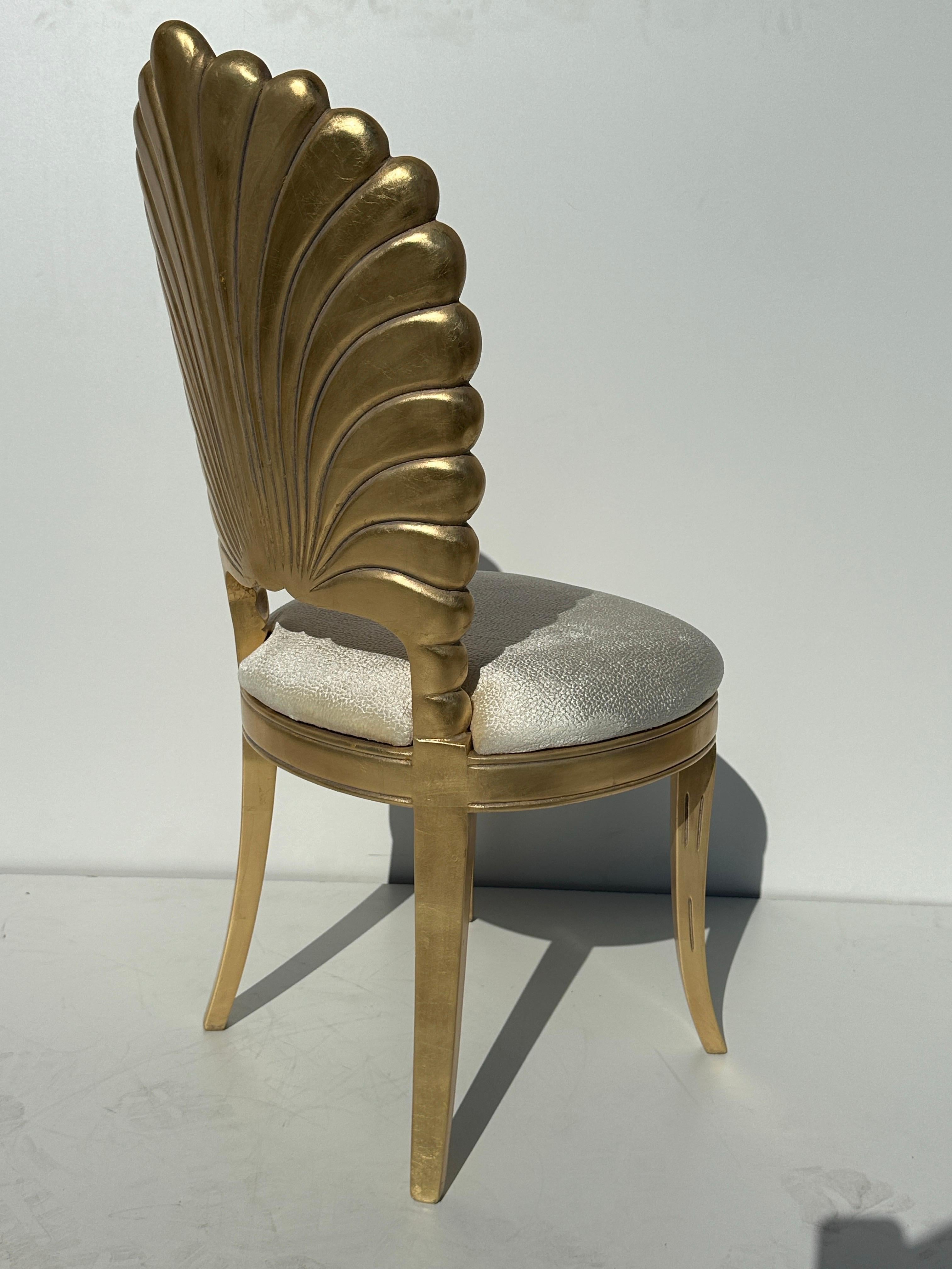 Ensemble de six chaises Grotto Shell à dossier en feuille d'or en vente 5