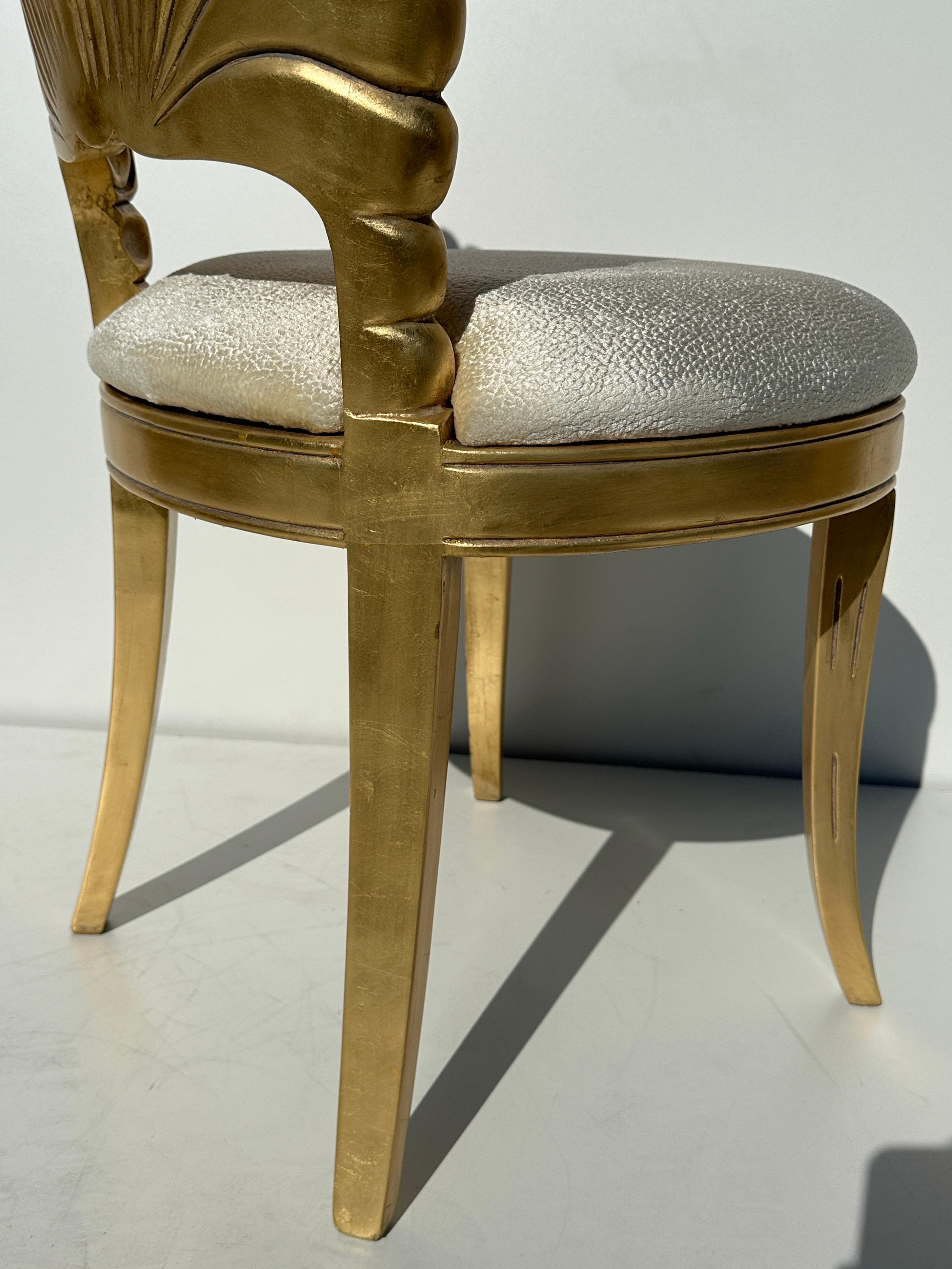 Ensemble de six chaises Grotto Shell à dossier en feuille d'or en vente 6