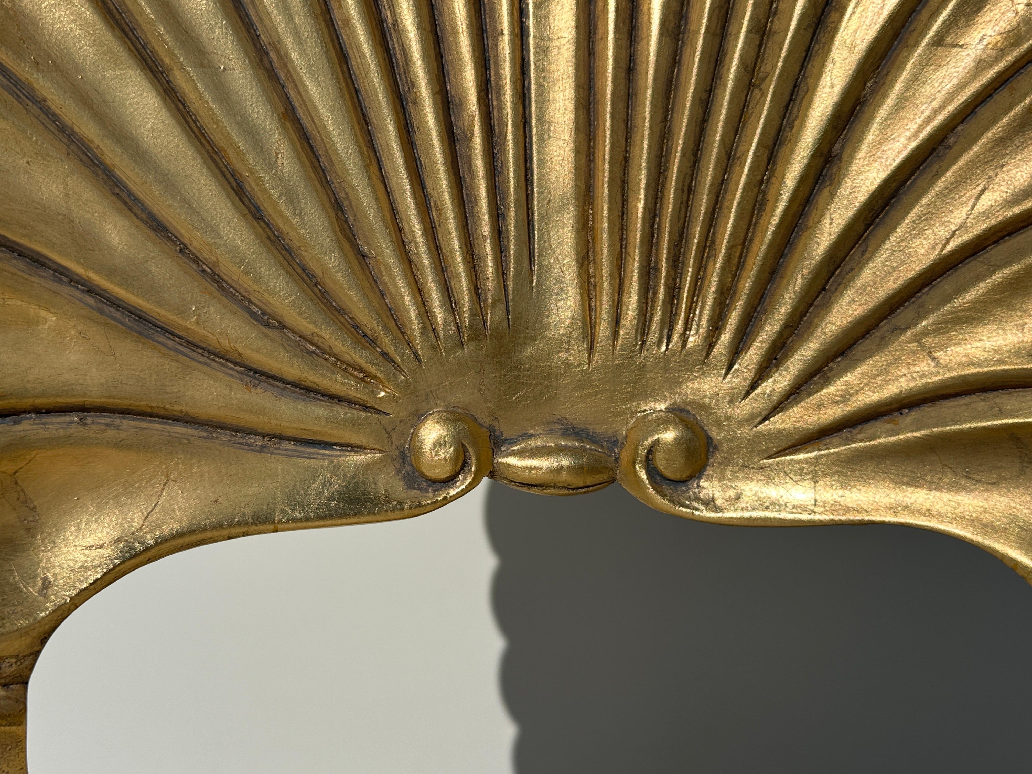 Ensemble de six chaises Grotto Shell à dossier en feuille d'or en vente 9