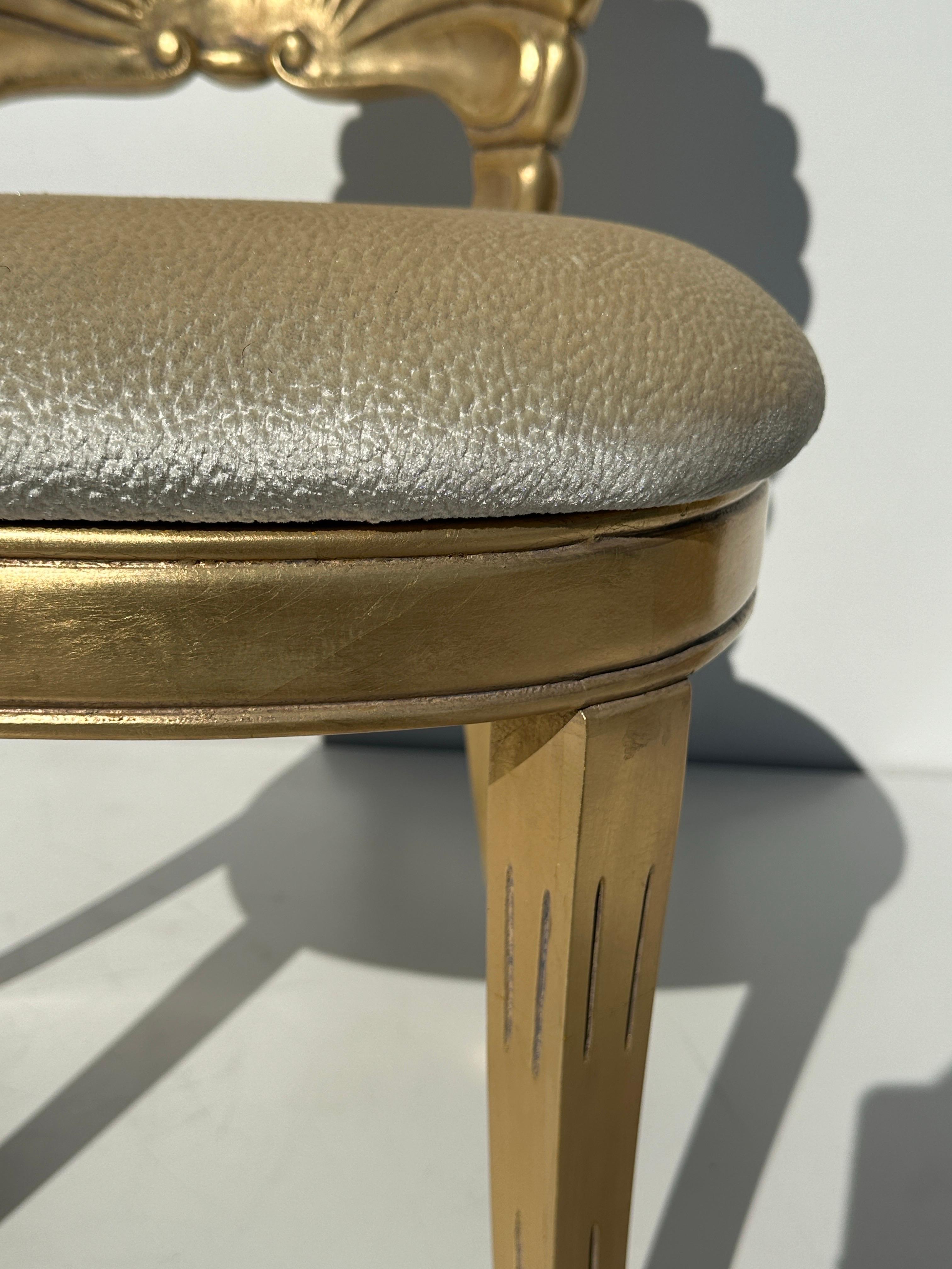 Ensemble de six chaises Grotto Shell à dossier en feuille d'or en vente 12