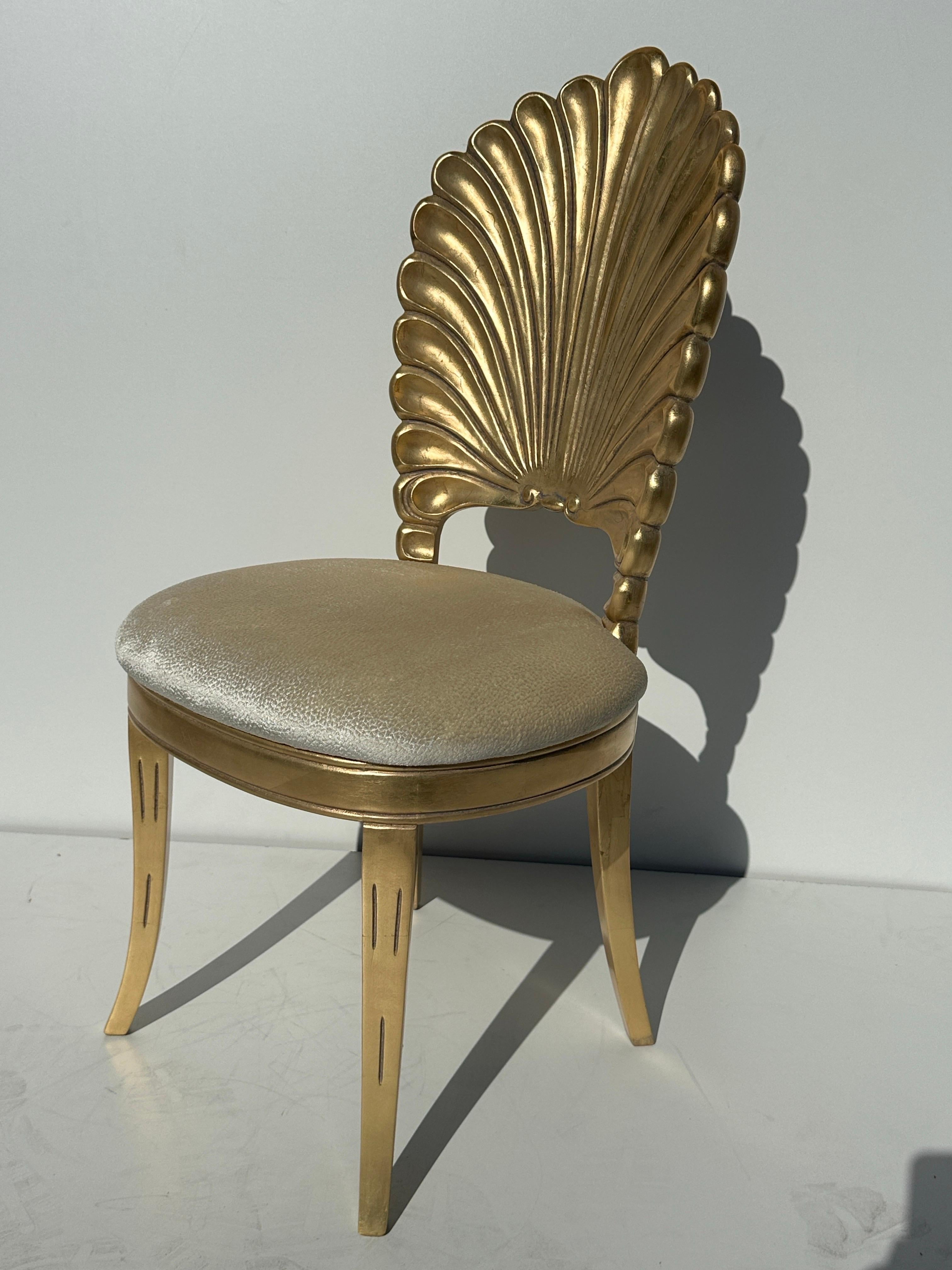 Milieu du XXe siècle Ensemble de six chaises Grotto Shell à dossier en feuille d'or en vente