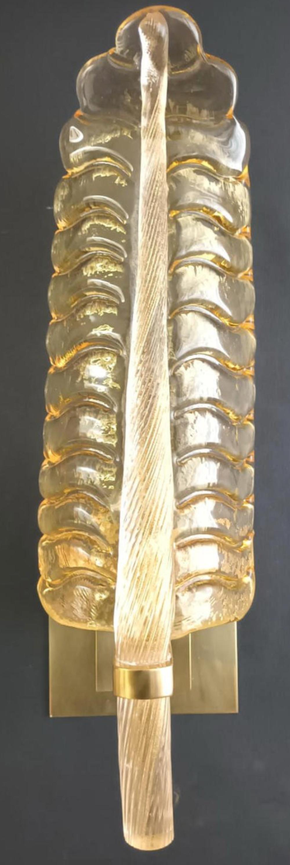 Conjunto de seis candelabros de ámbar dorado de Murano. Italia, años sesenta. en venta 4