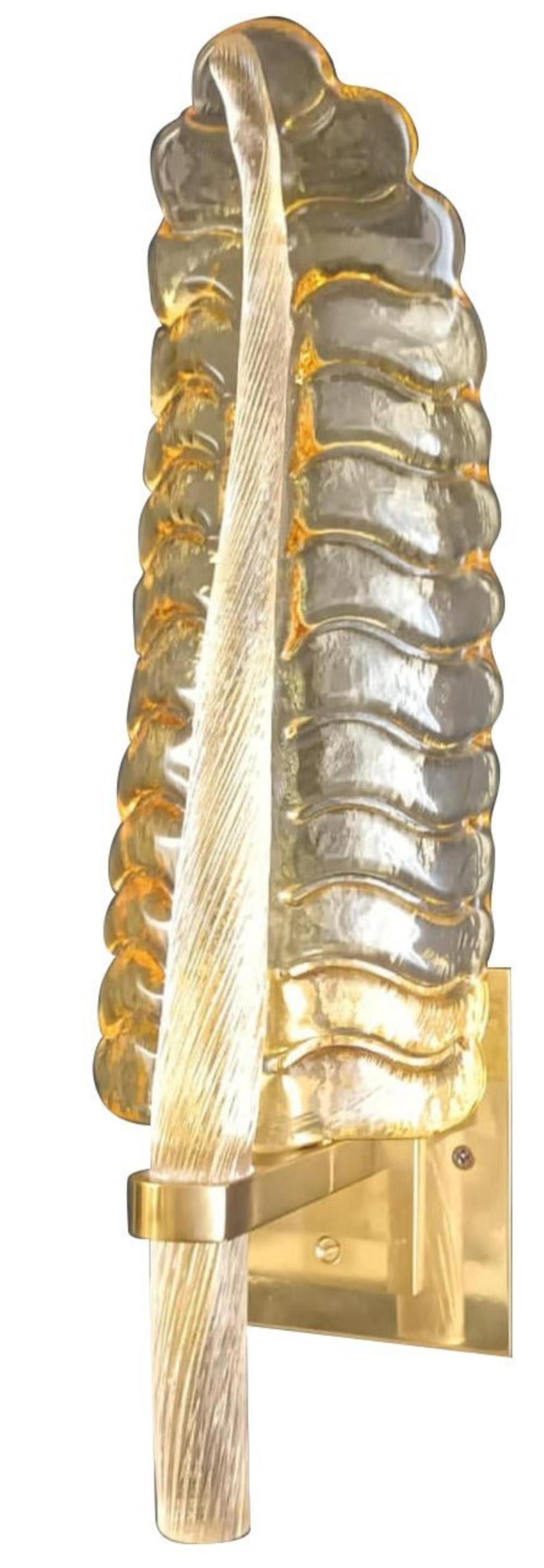 Conjunto de seis candelabros de ámbar dorado de Murano. Italia, años sesenta. Italiano en venta