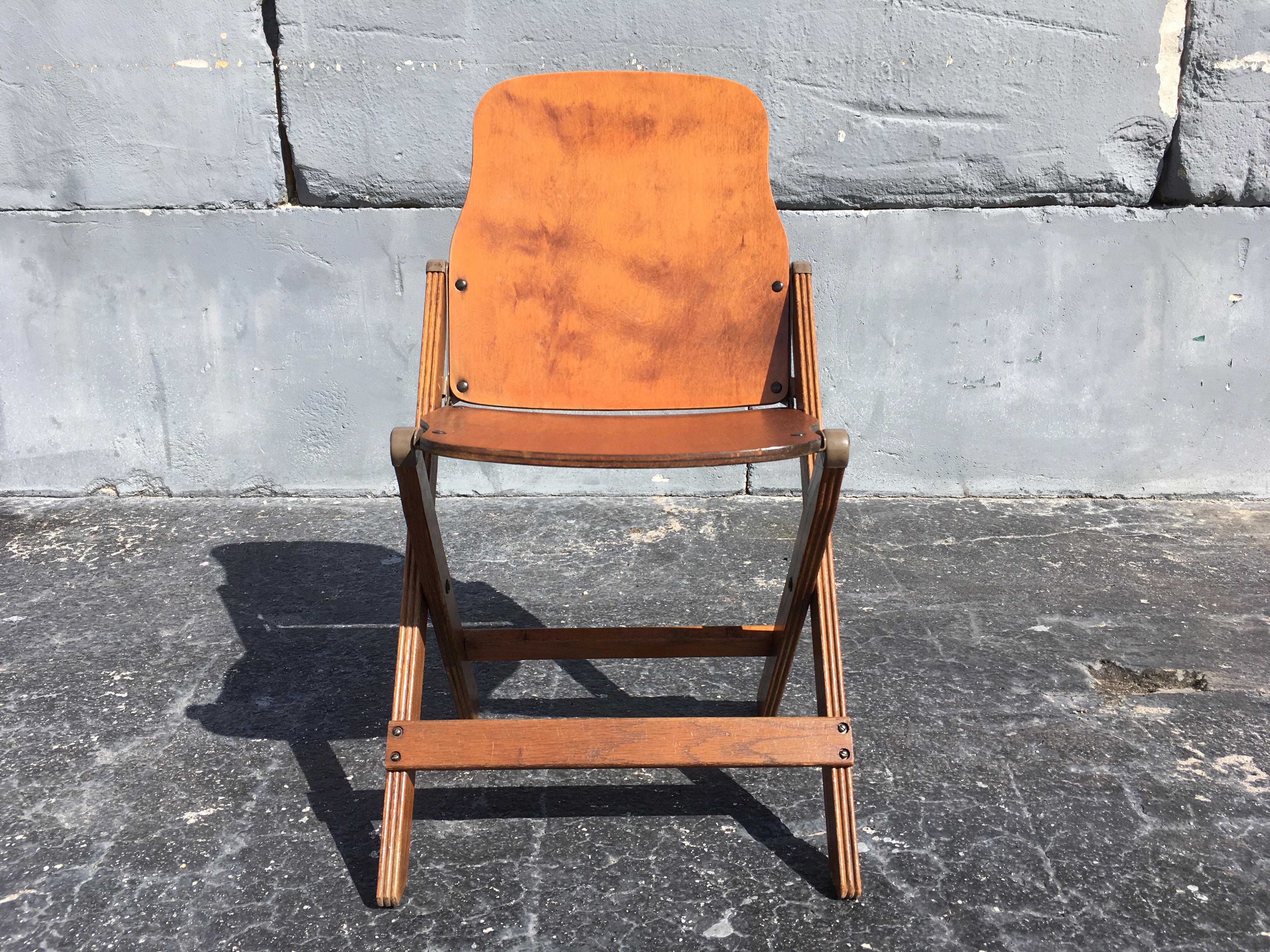 Set of Six Great Vintage Wood Folding Chairs In Good Condition In Miami, FL