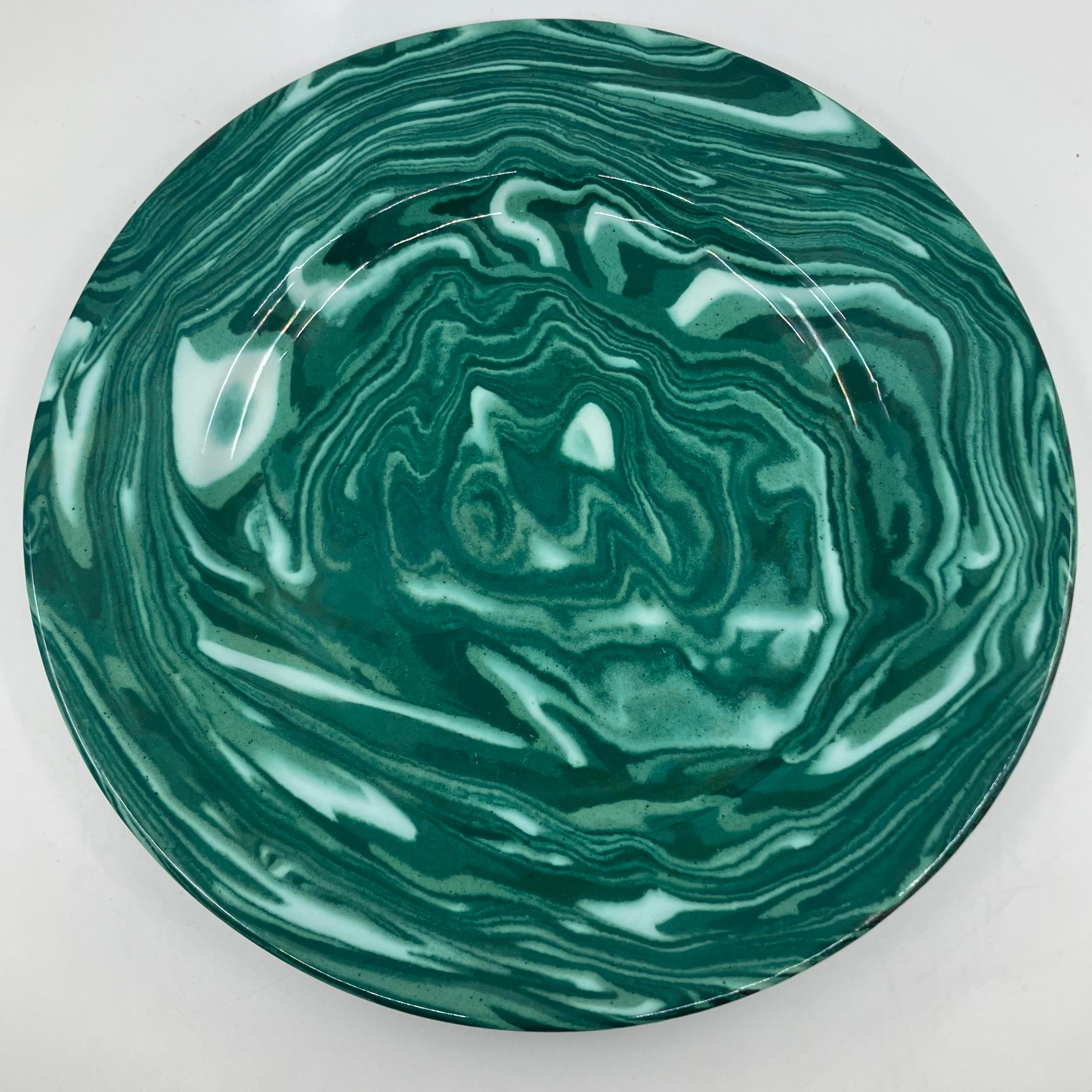 Set of Six Malachite Plates Bon état - En vente à New York, NY