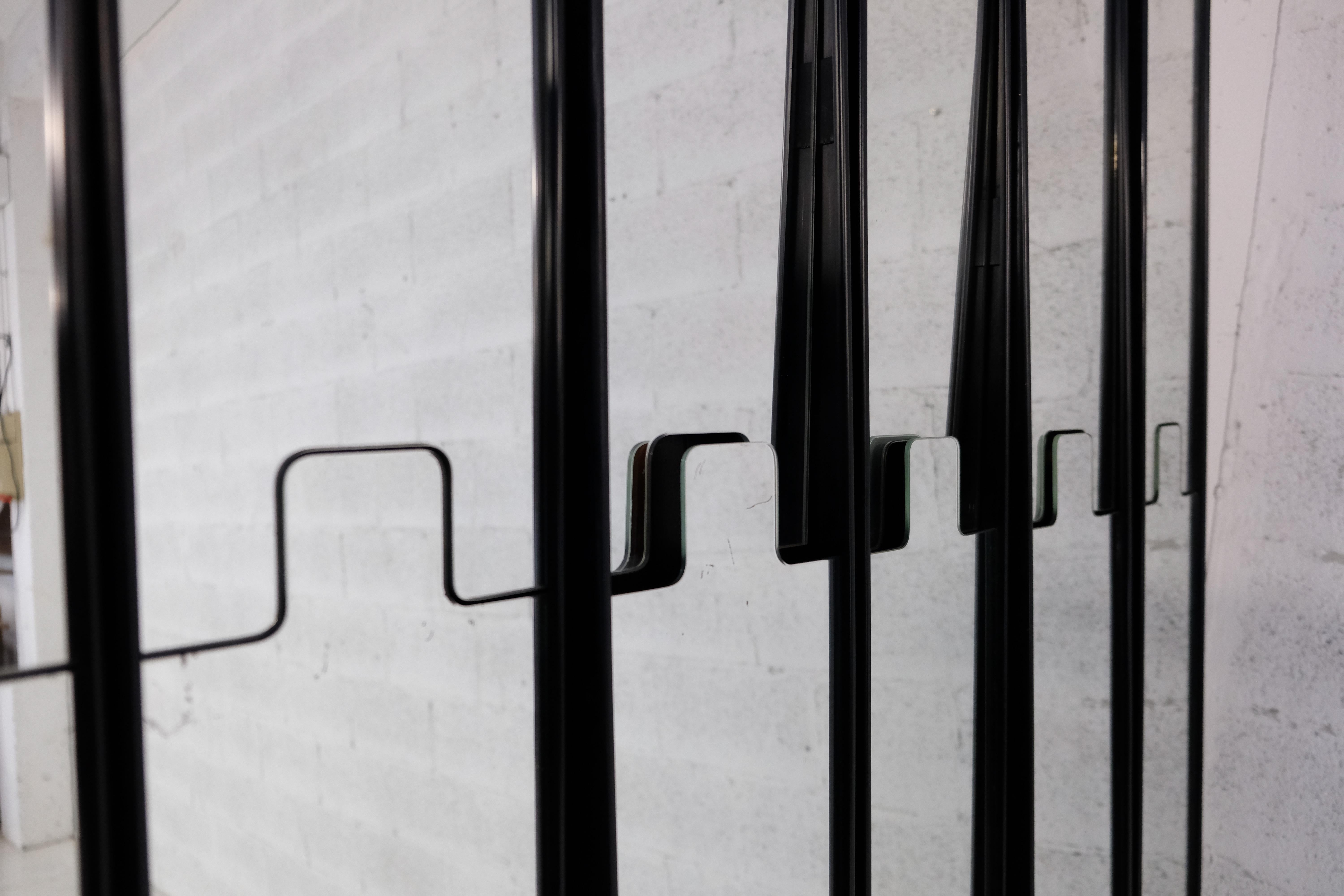 Set von sechs modularen Spiegeln/ Garderobenständern „Gronda“ von Luciano Bertoncini für Elco im Zustand „Gut“ im Angebot in Padova, IT