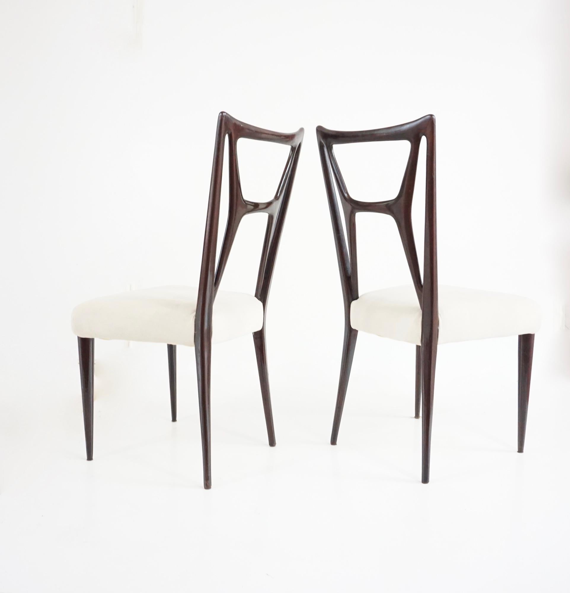 Laqué Ensemble de six chaises de salle à manger de Guglielmo Ulrich att.  Forme H, velours, 1940 en vente