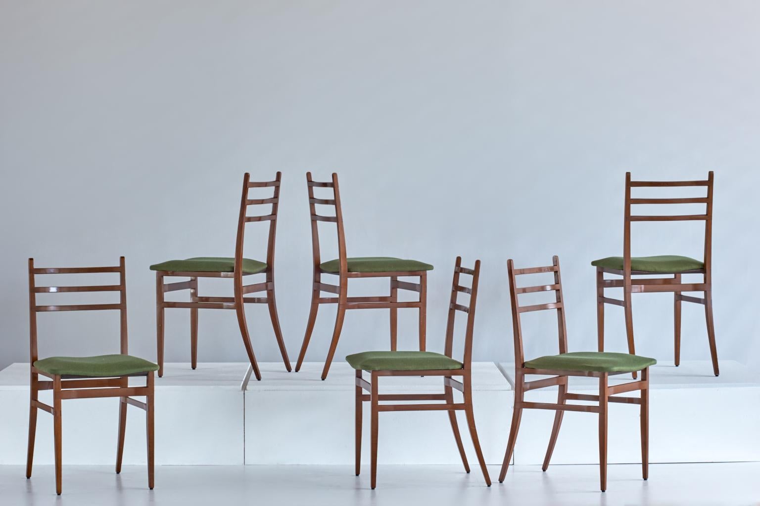 Italian modernist design is known for its experimental and bold character. Simultaneously emphasizing the elegant, it often pushes the boundaries of material and idea. This set of six dining chairs by Guglielmo Ulrich offers an exquisite example of