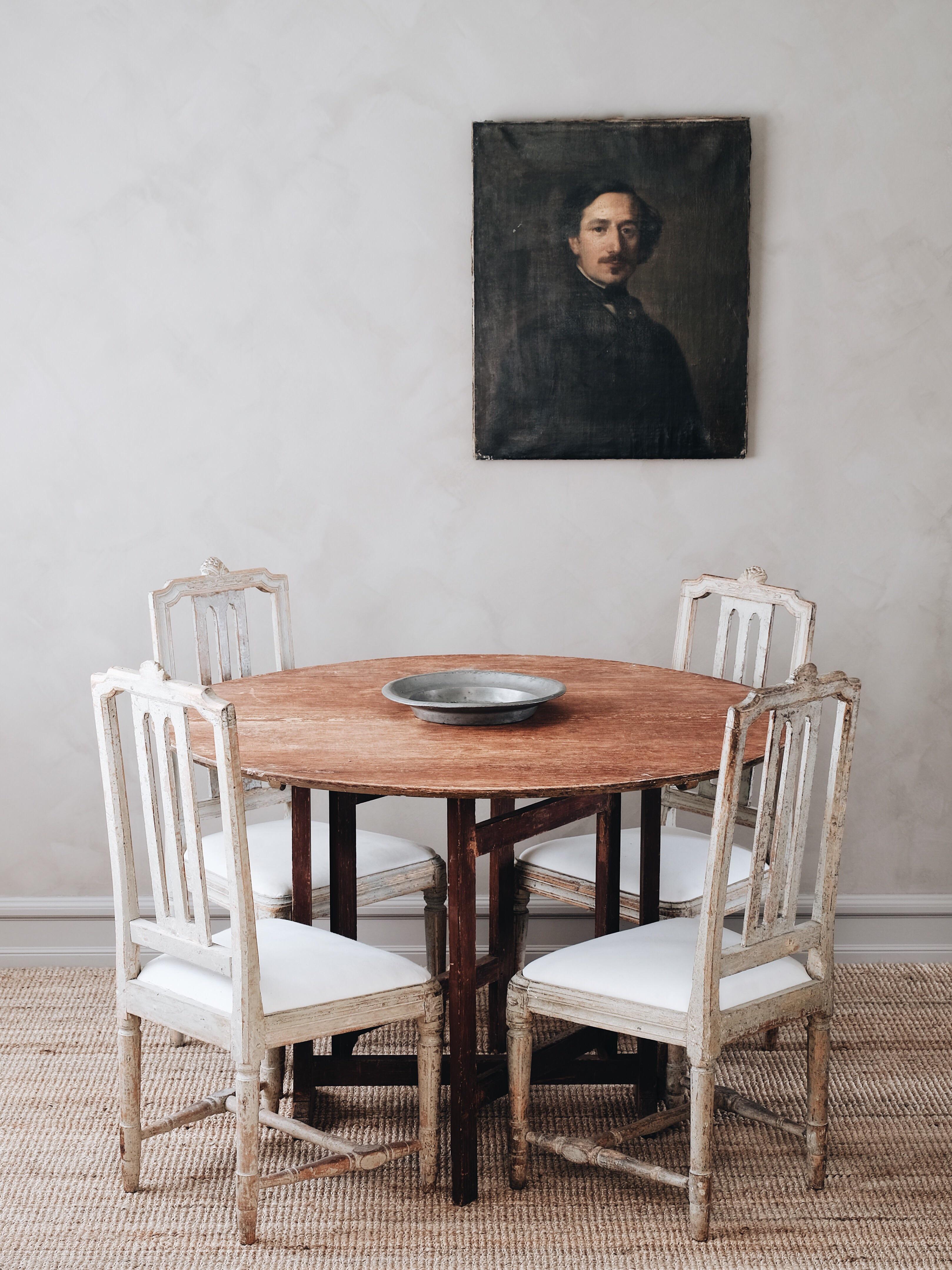 Set of Six Gustavian Dinning Chairs In Good Condition In Mjöhult, SE
