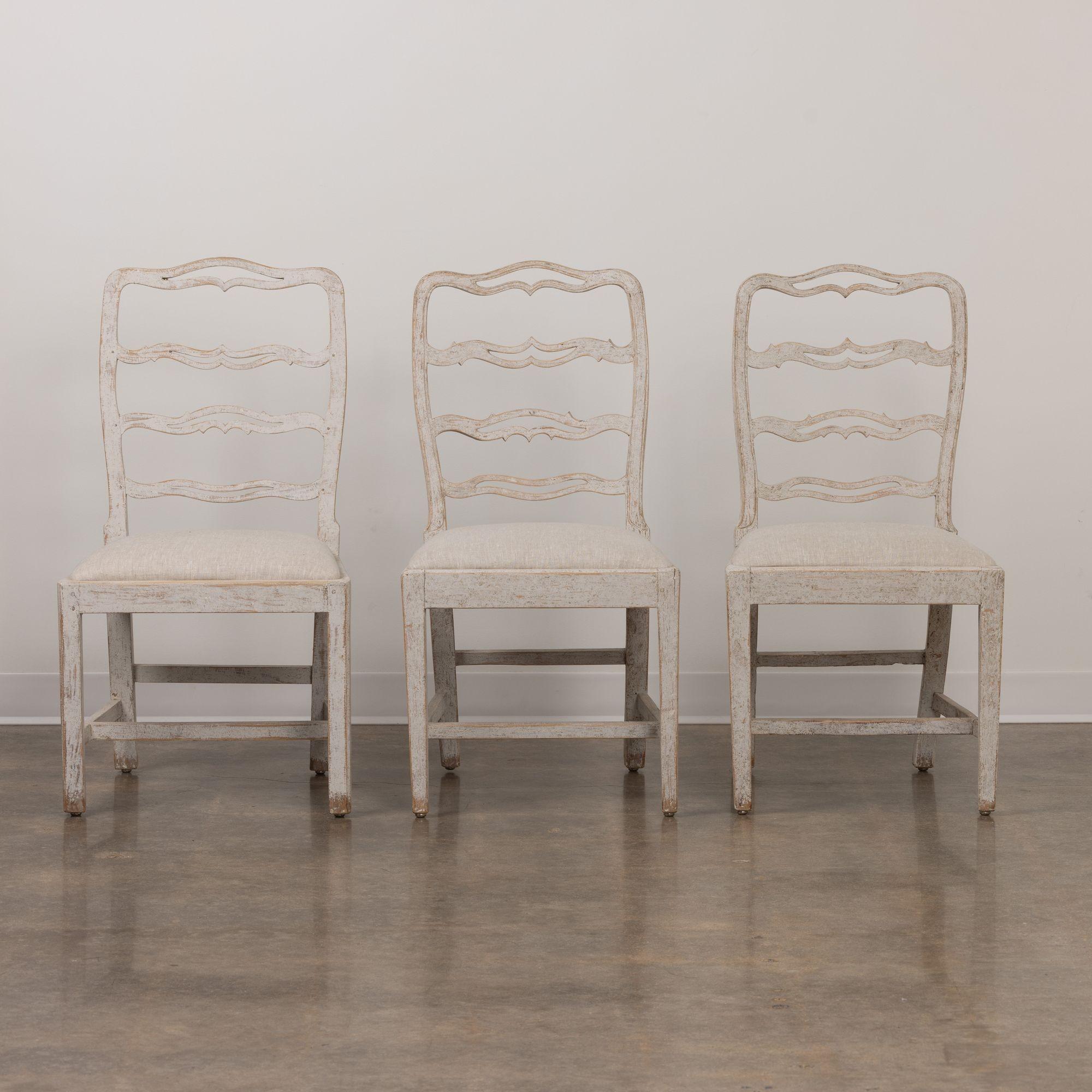 19th Century Set of Six Gustavian Period Painted Dining Chairs, 19th c. Swedish For Sale