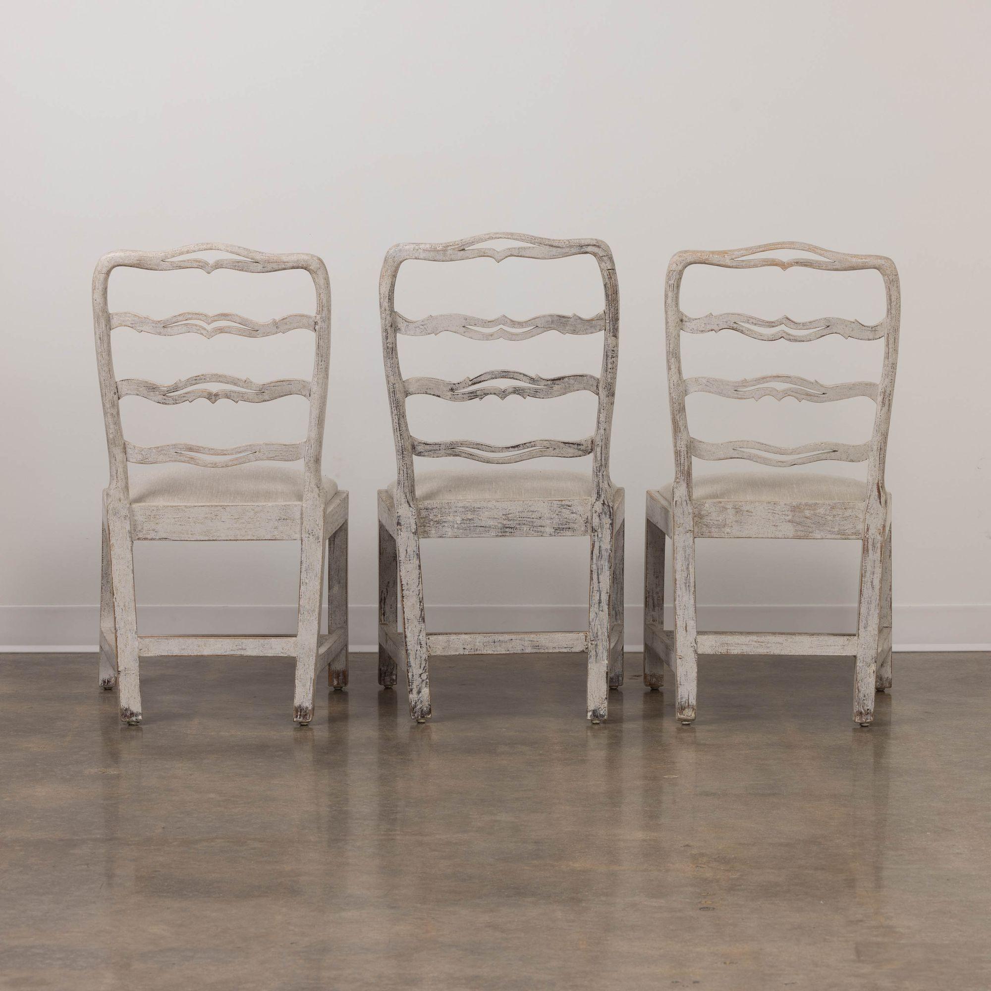 Linen Set of Six Gustavian Period Painted Dining Chairs, 19th c. Swedish For Sale