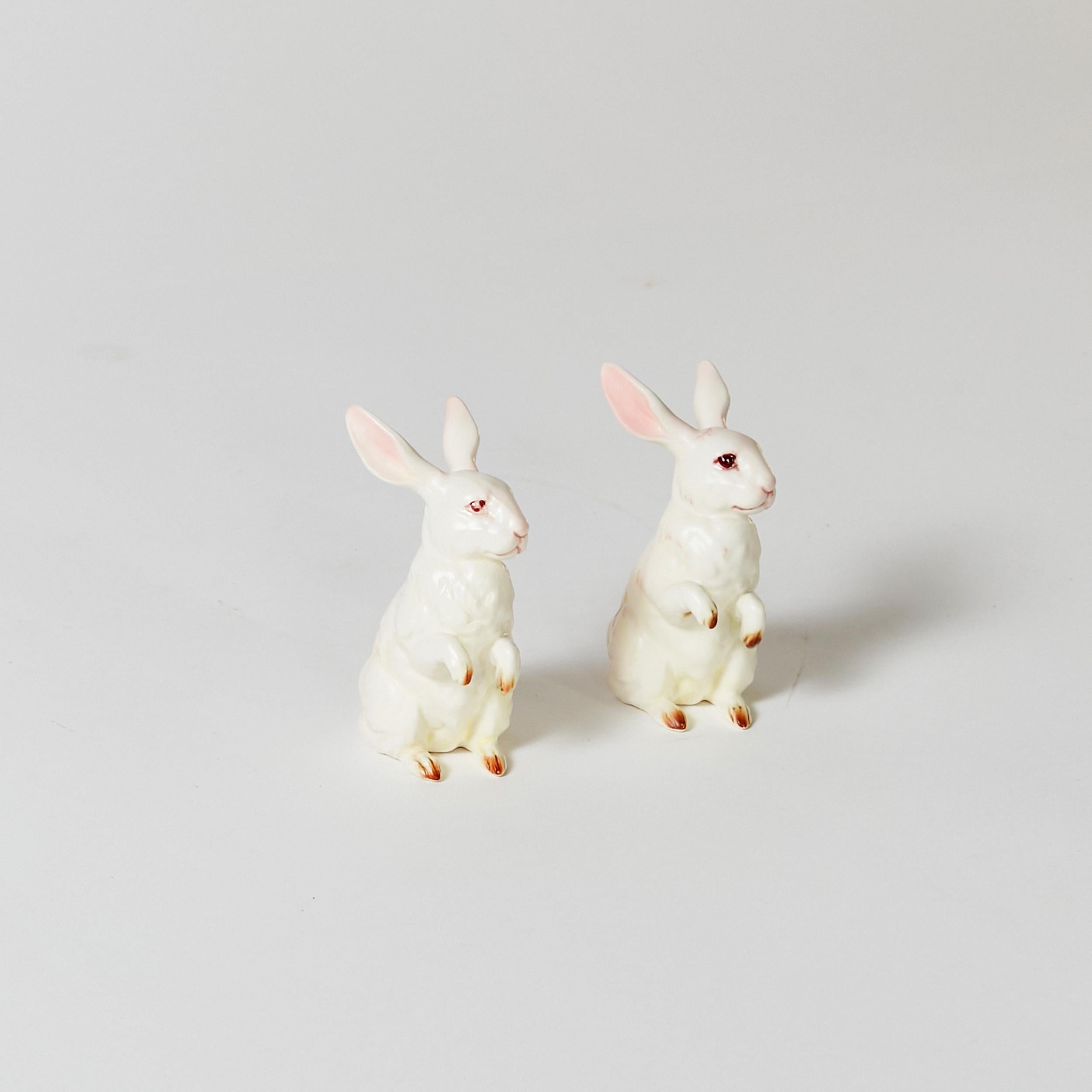 Ensemble de six lapins en porcelaine peints à la main, fabriqués au Japon en 1960 en vente 5
