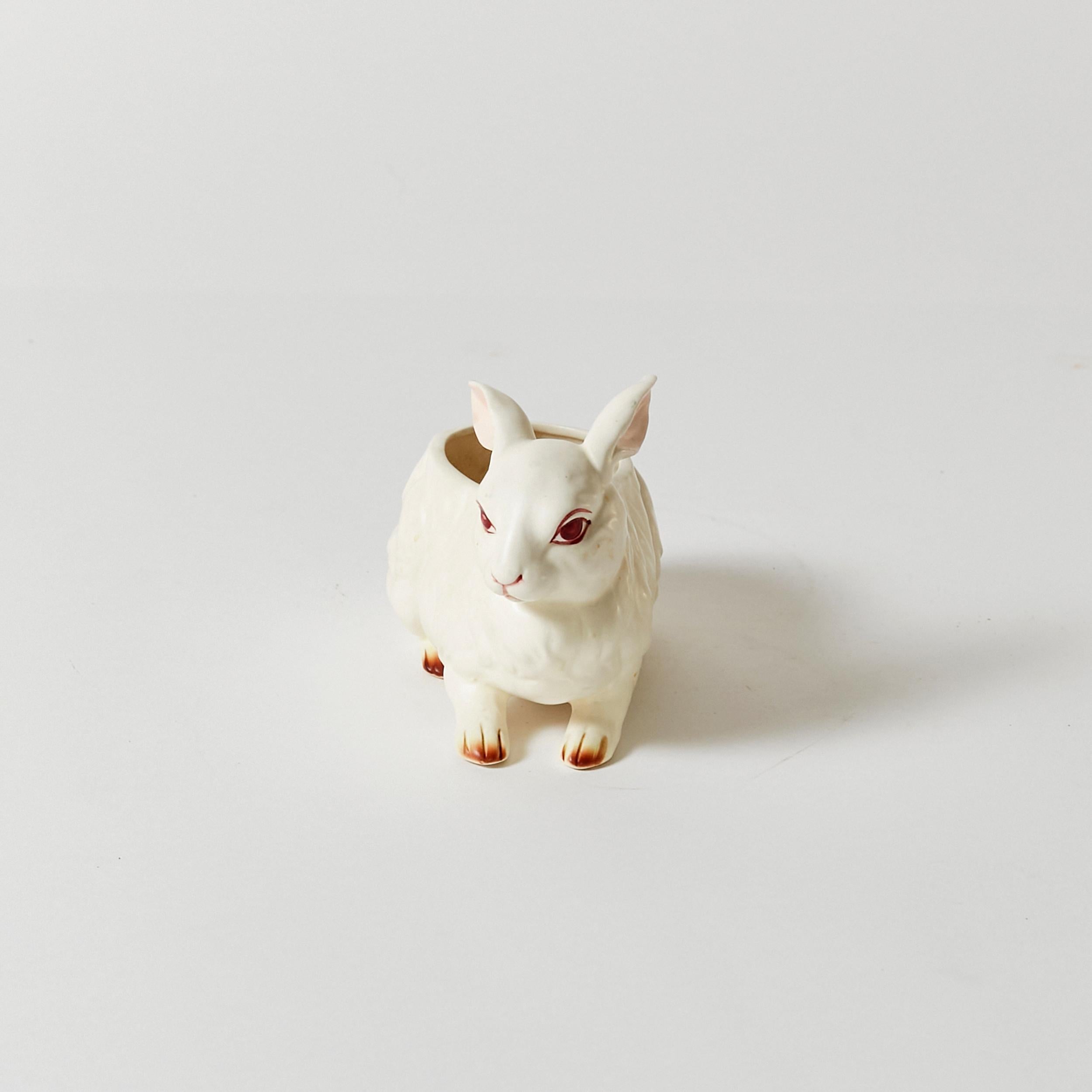 Ensemble de six lapins en porcelaine peints à la main, fabriqués au Japon en 1960 Bon état - En vente à Philadelphia, PA