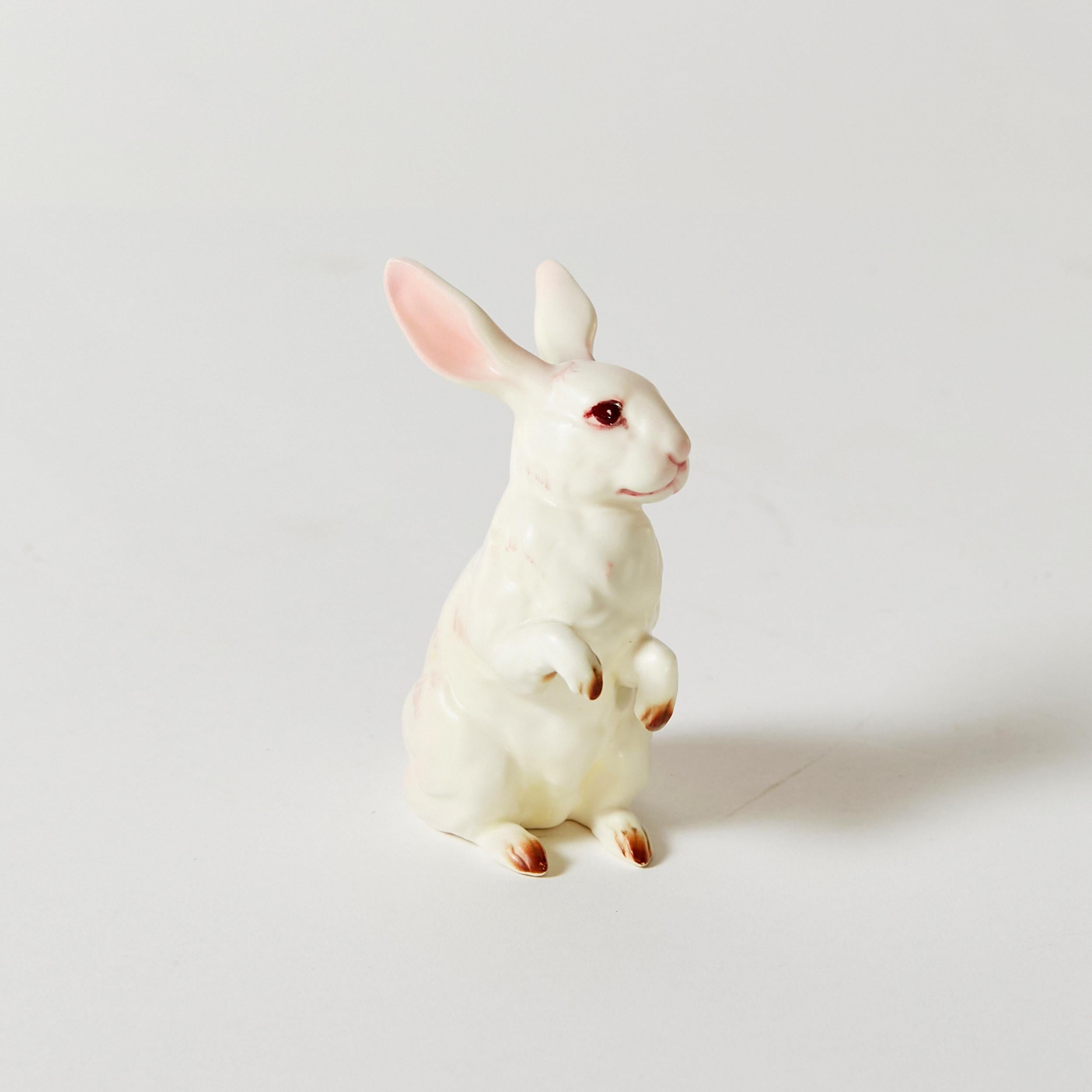 Ensemble de six lapins en porcelaine peints à la main, fabriqués au Japon en 1960 en vente 1