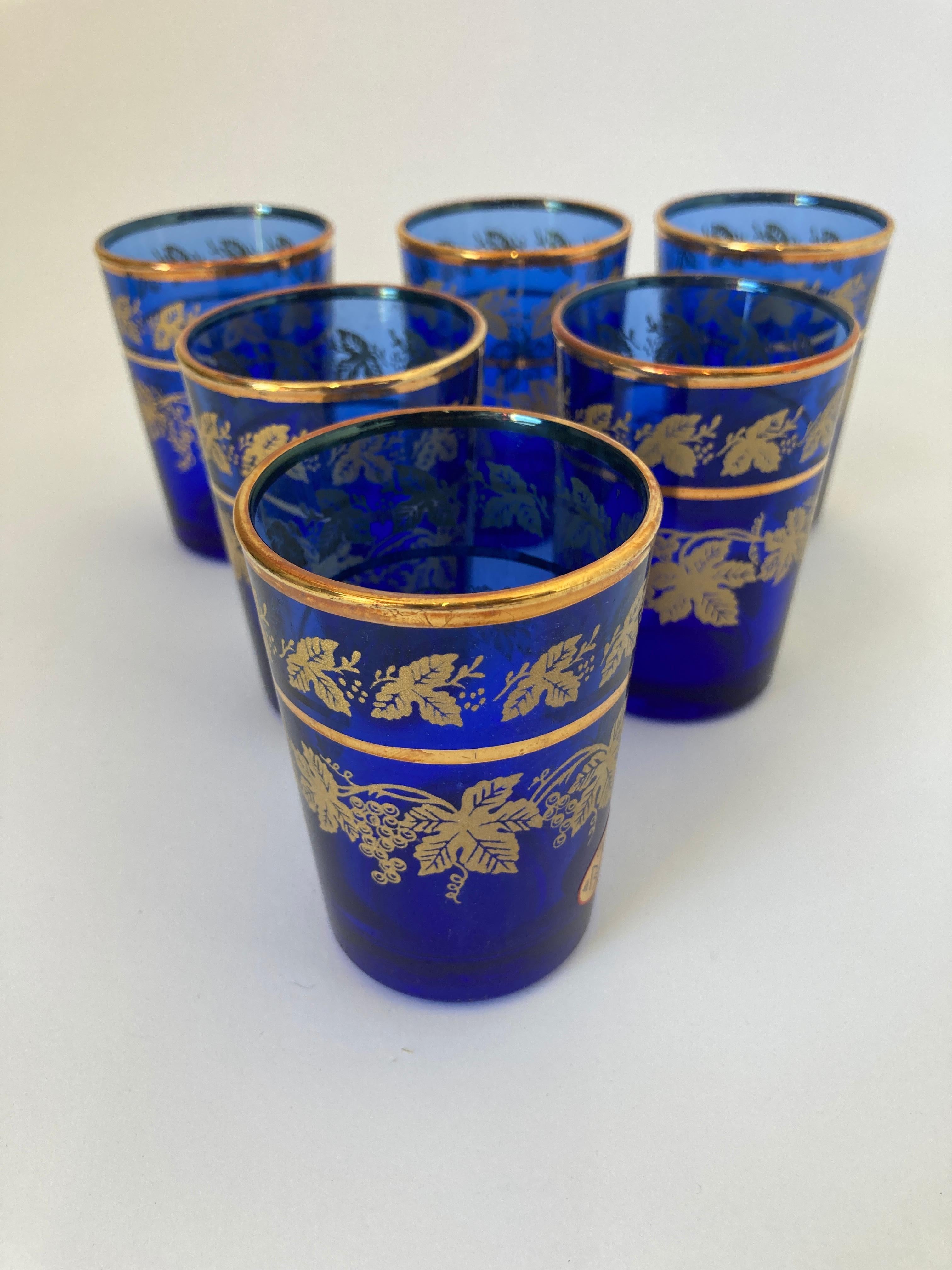 Mauresque Ensemble de six verres mauresques bleus et dorés soufflés à la main en vente