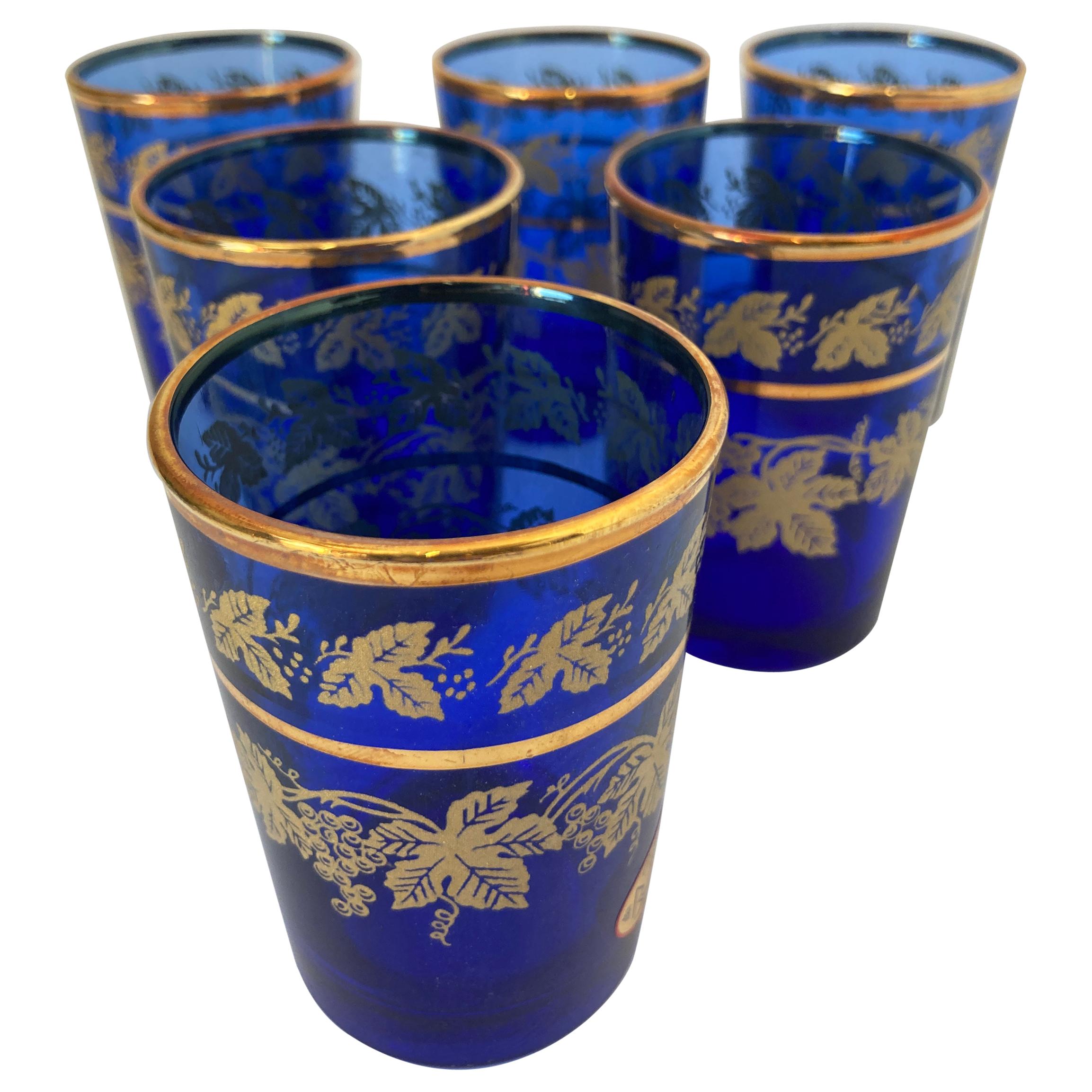 Set von sechs mundgeblasenen maurischen Blau- und Goldgläsern in Moosblau