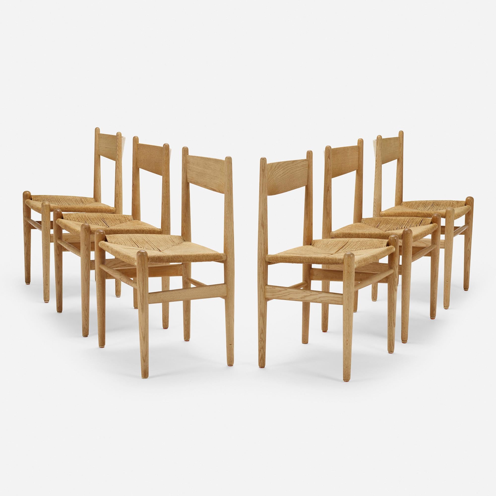 Prodotto da: Carl Hansen & Søn, Danimarca, 1962

Materiale: Oak, corda di carta

Dimensioni: 20,5 l × 18 p × 31 h con altezza della seduta di 17 pollici.
